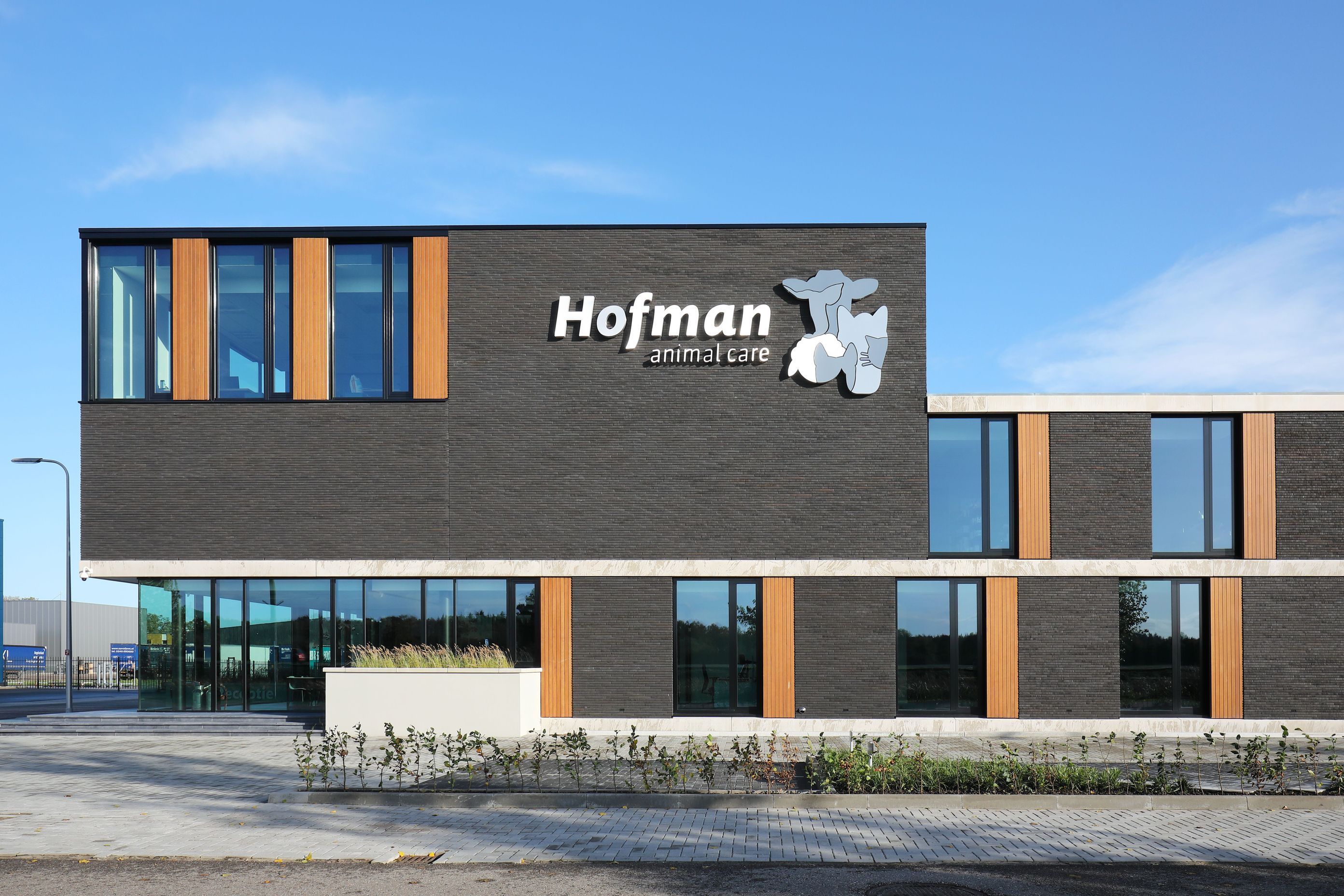 Hofman-Animal-Care-Enter-Harry-Noback-2.jpg