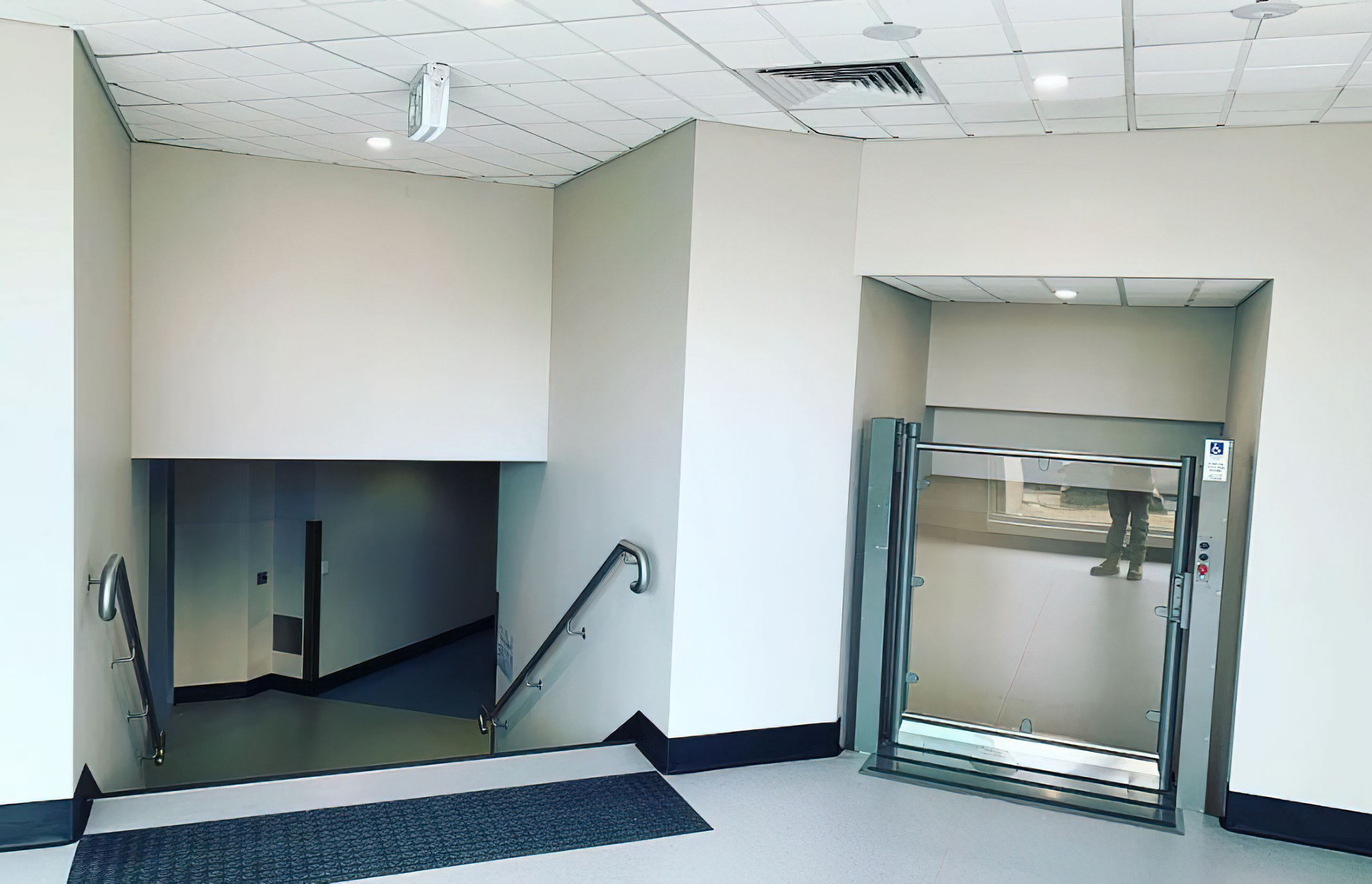 Royal Dental Hospital - Entry Foyer And Link Corridor