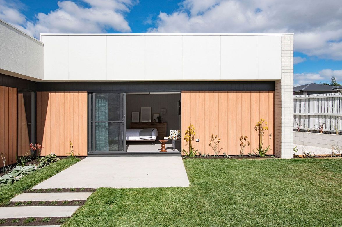 41 Lakeside Drive
