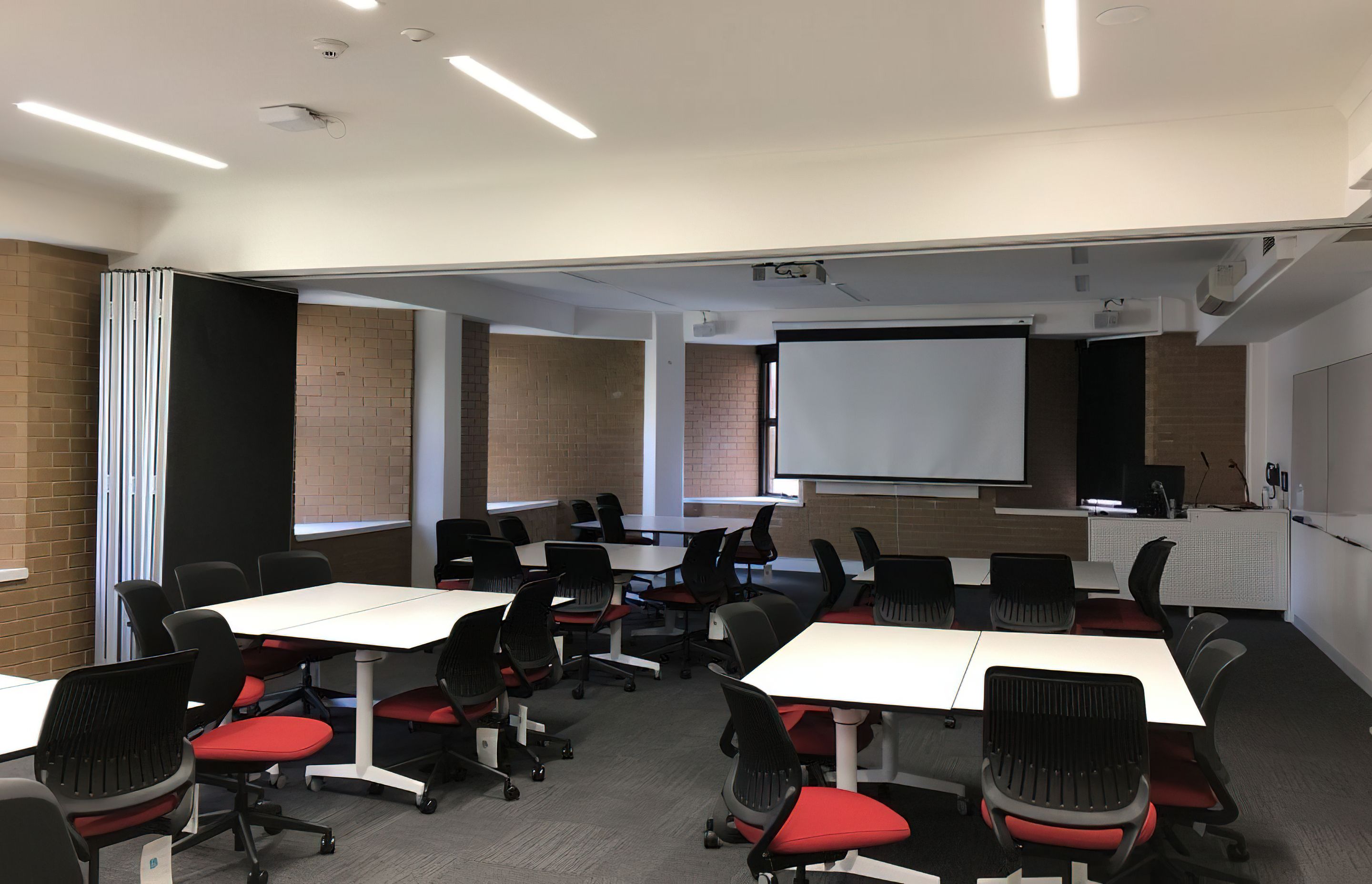 La Trobe - University