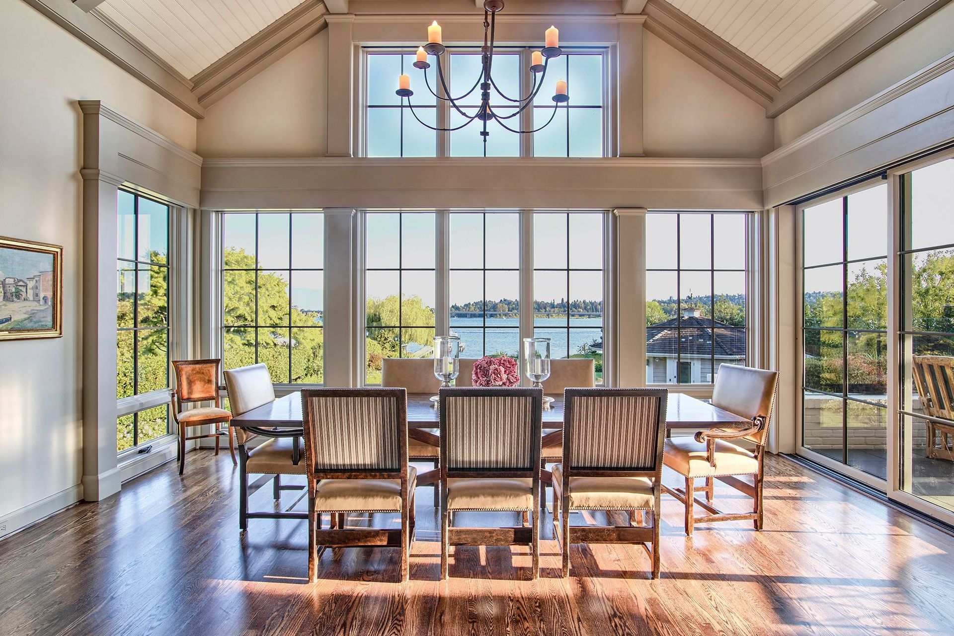 Lakefront-Revival-Dining-room.jpg