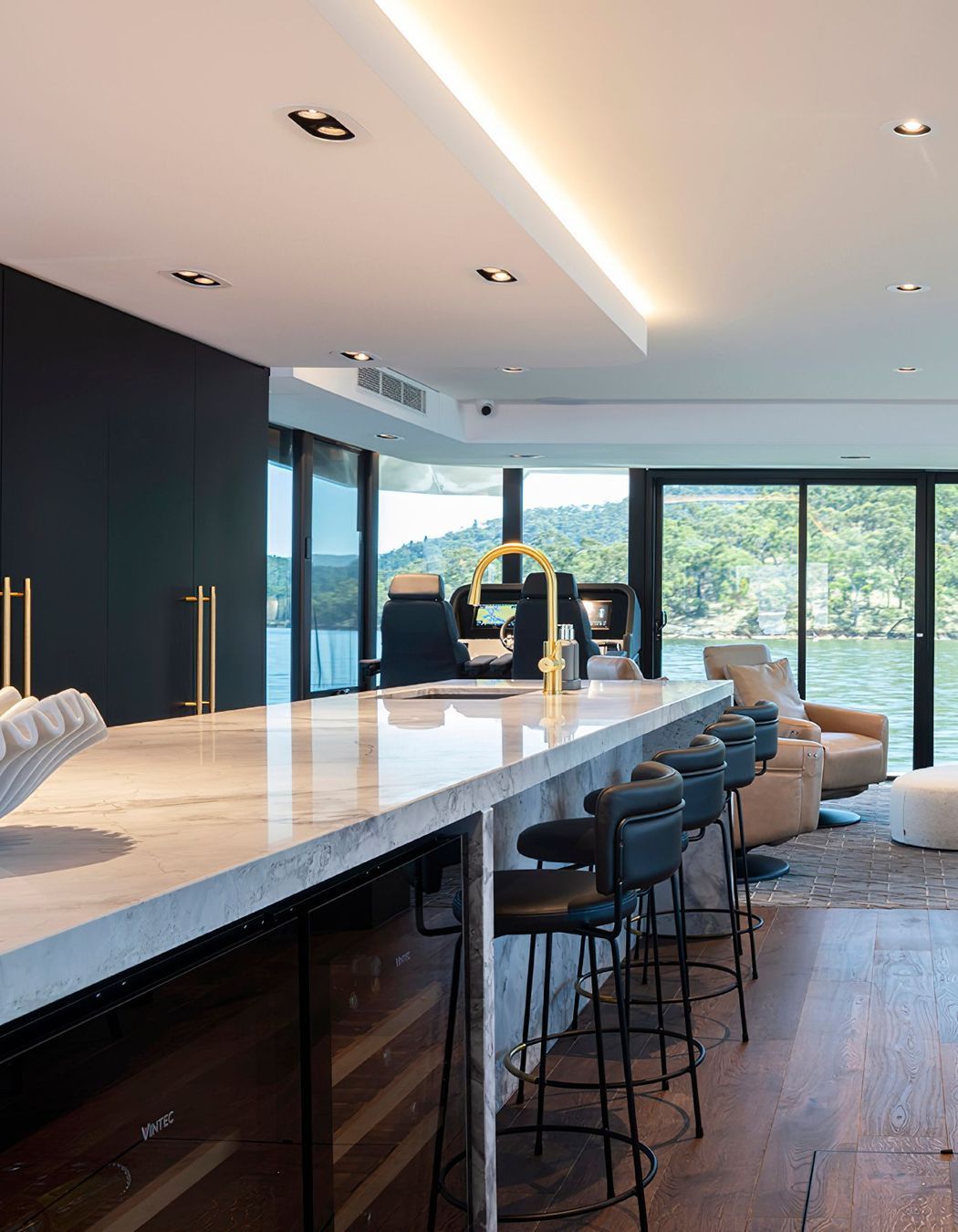 MFLHouseBoatmajestic-0162-1.jpg