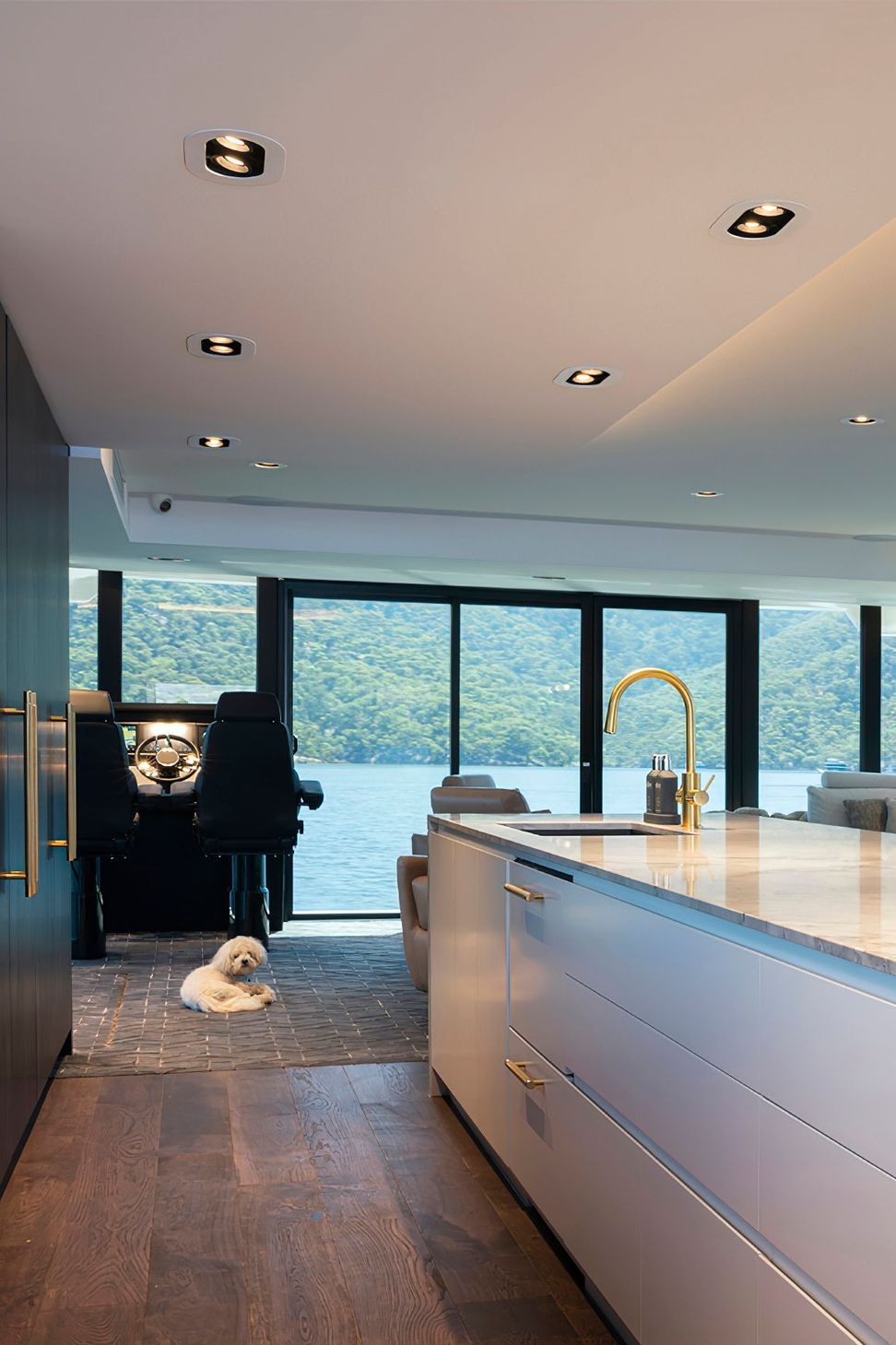 MFLHouseBoatmajestic-0221-1.jpg
