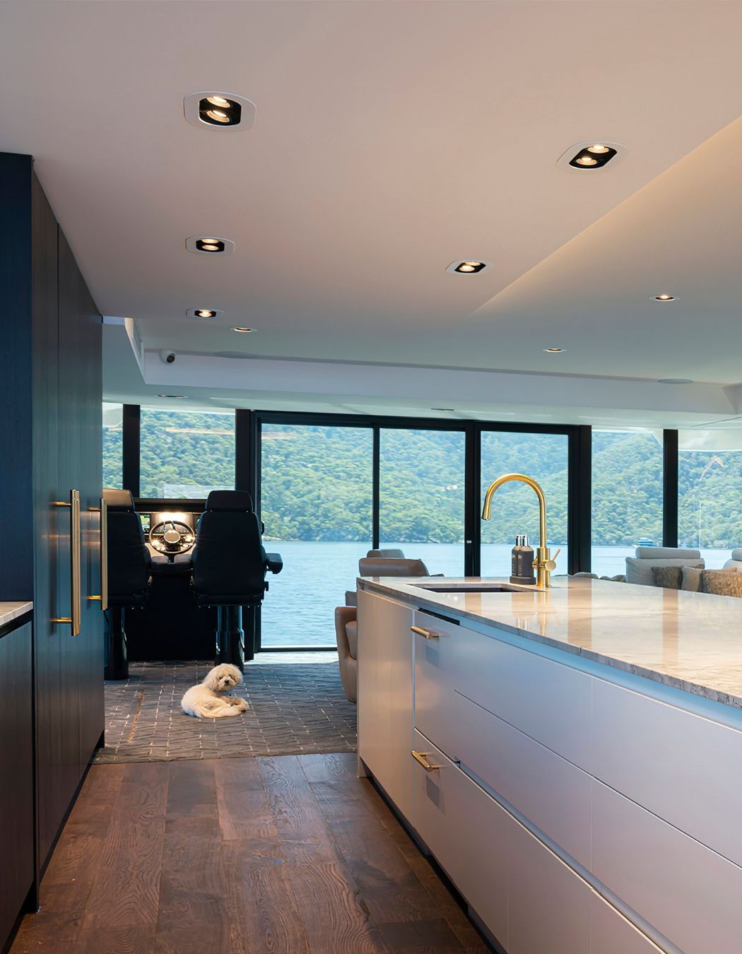 MFLHouseBoatmajestic-0221-1.jpg