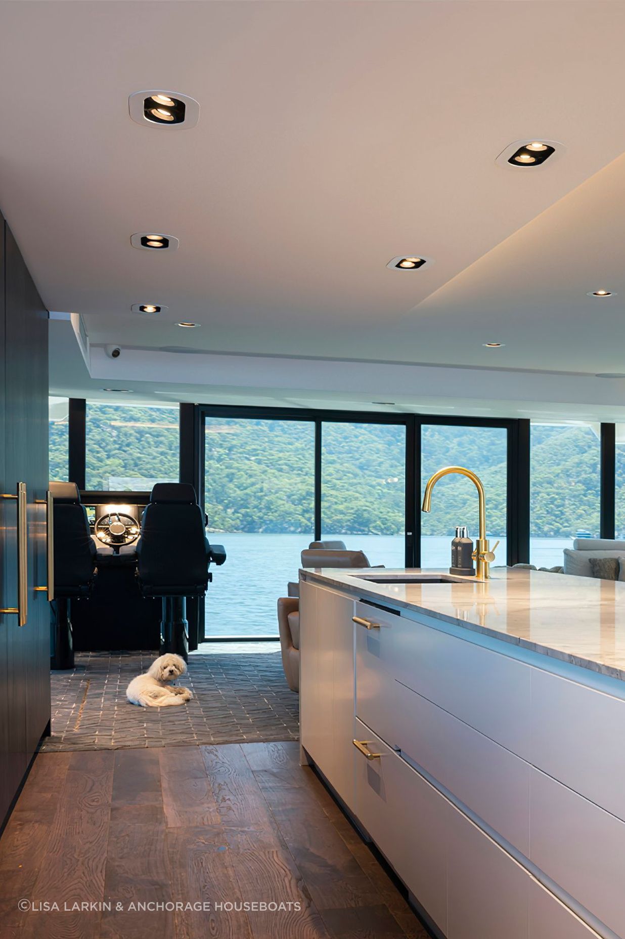 MFLHouseBoatmajestic-0221-1.jpg
