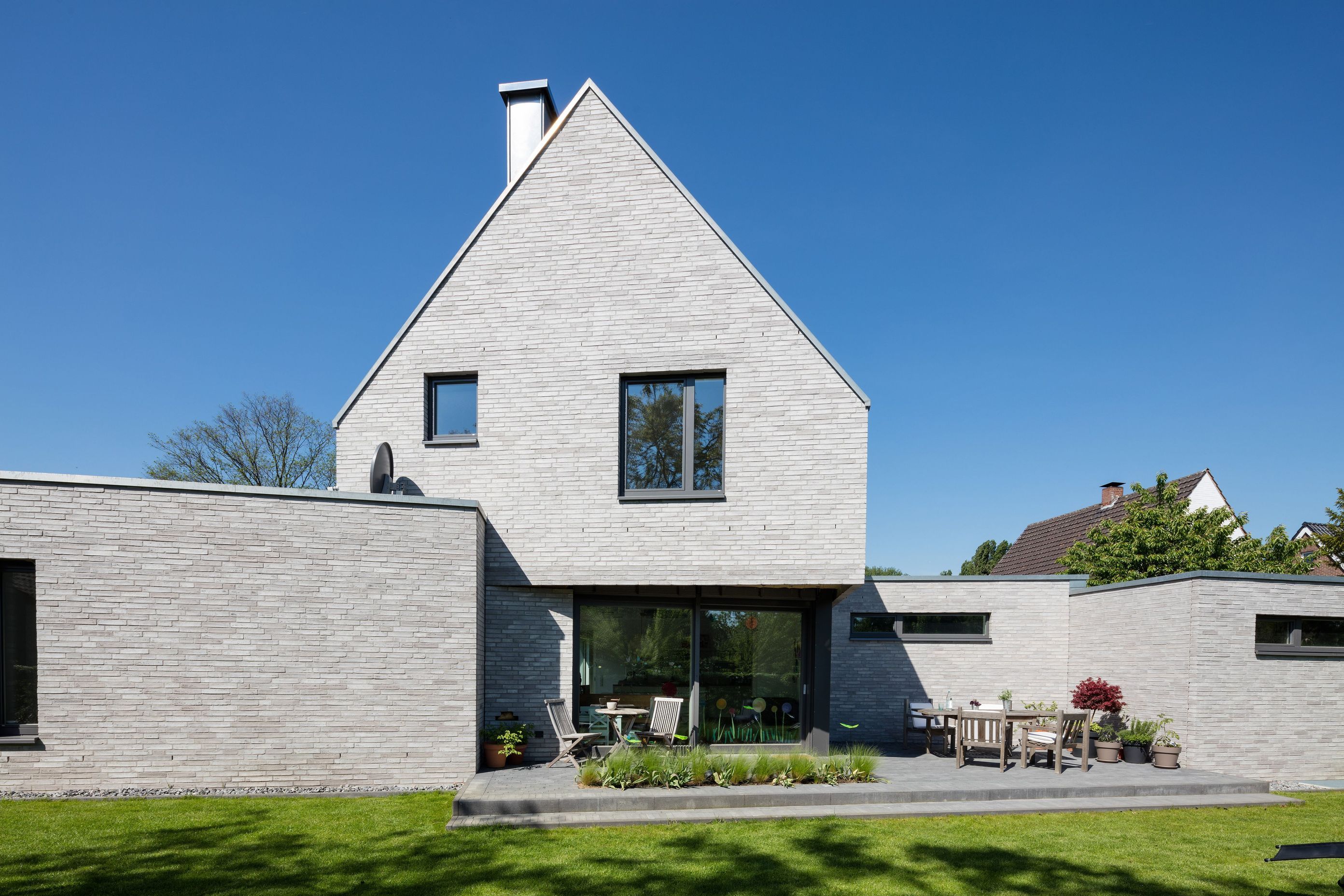 Neukirchen-Vluynprivate-residence-1.jpg