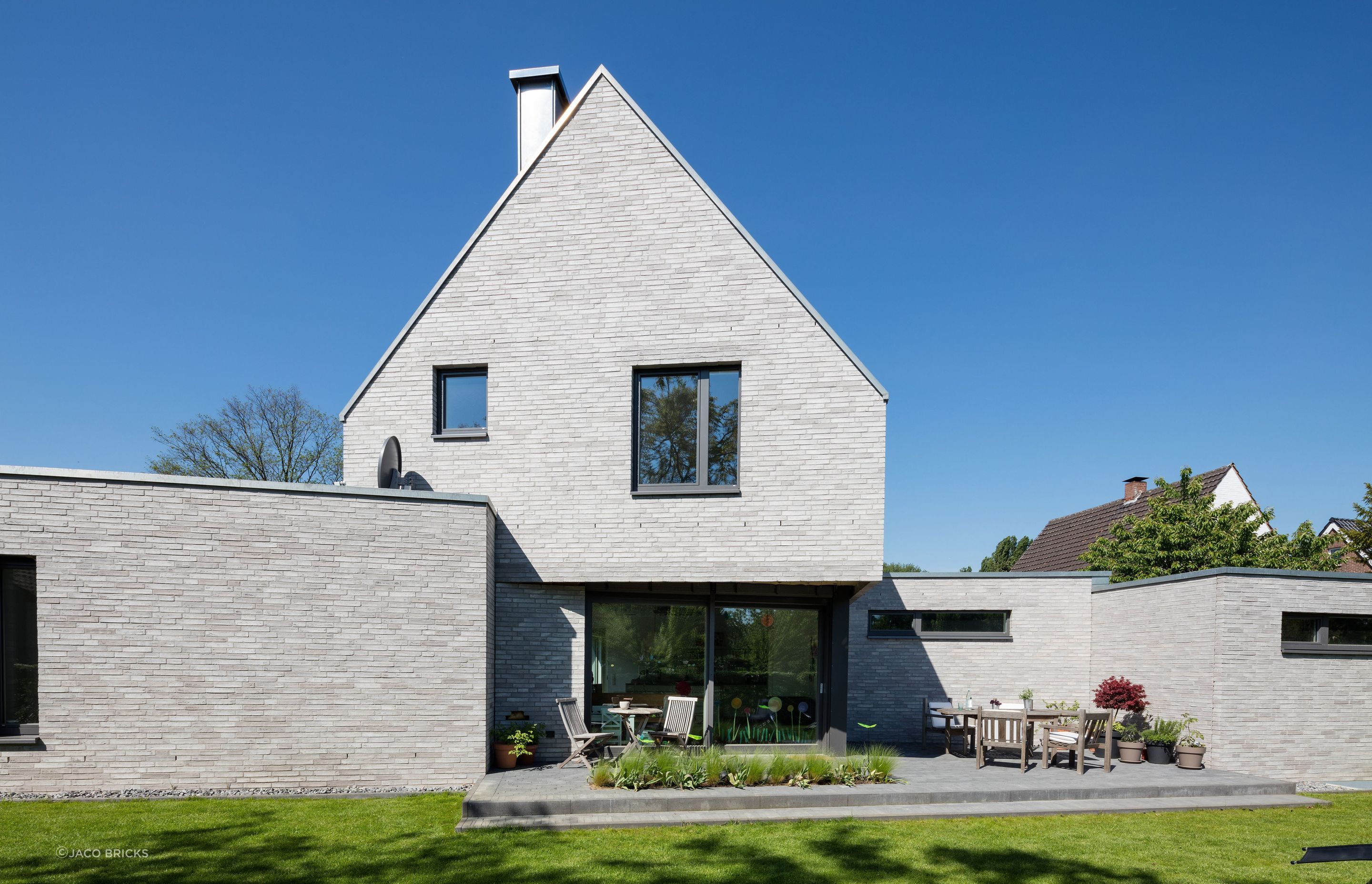 Neukirchen-Vluynprivate-residence-1.jpg