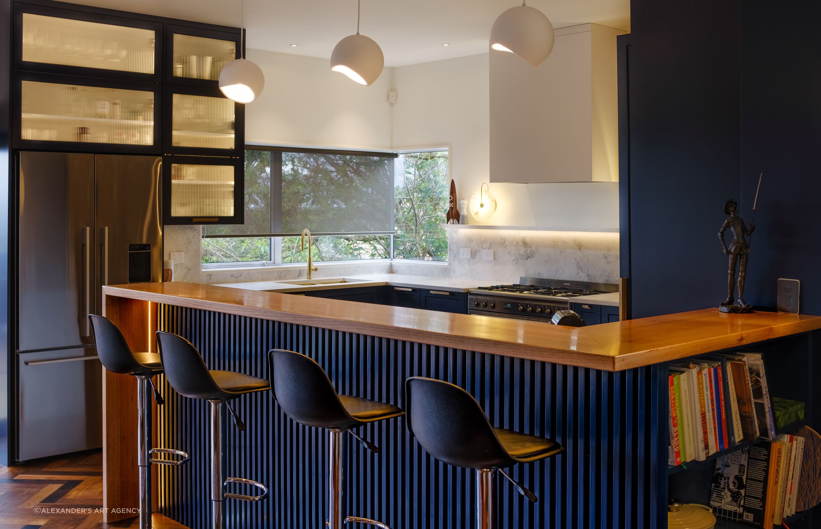 Orchard-Joinery-Alexanders-Art-Agency-2.jpg