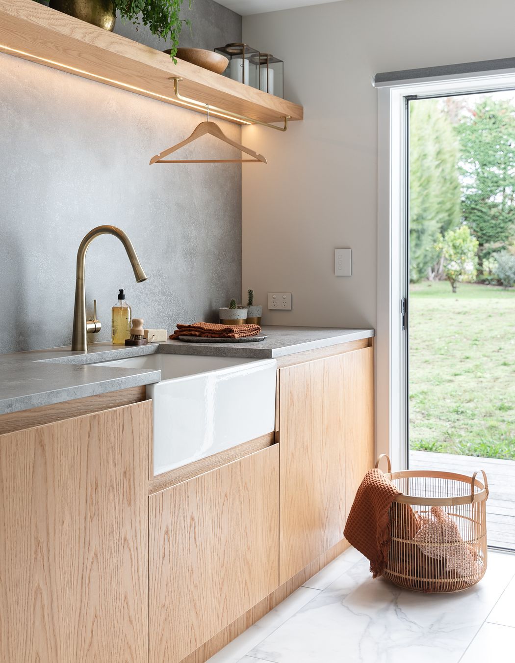 Prime Veneer in European Oak Crown Cut, Designed by Natalie Du Bois