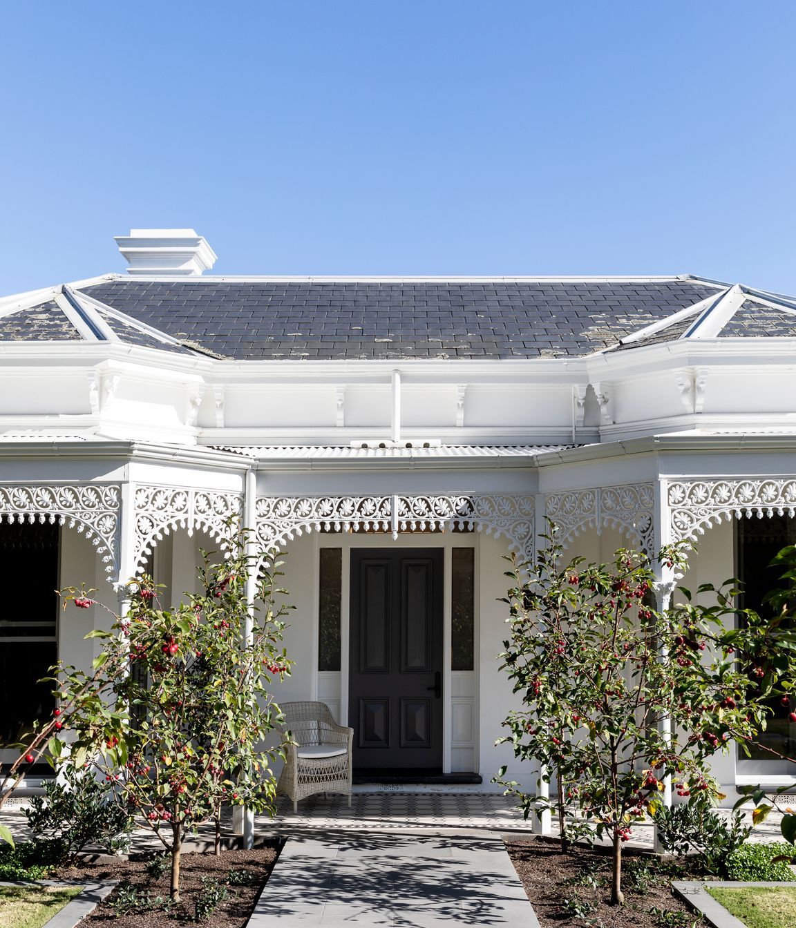 StonningtonBlackSt9614Gemmola.jpg