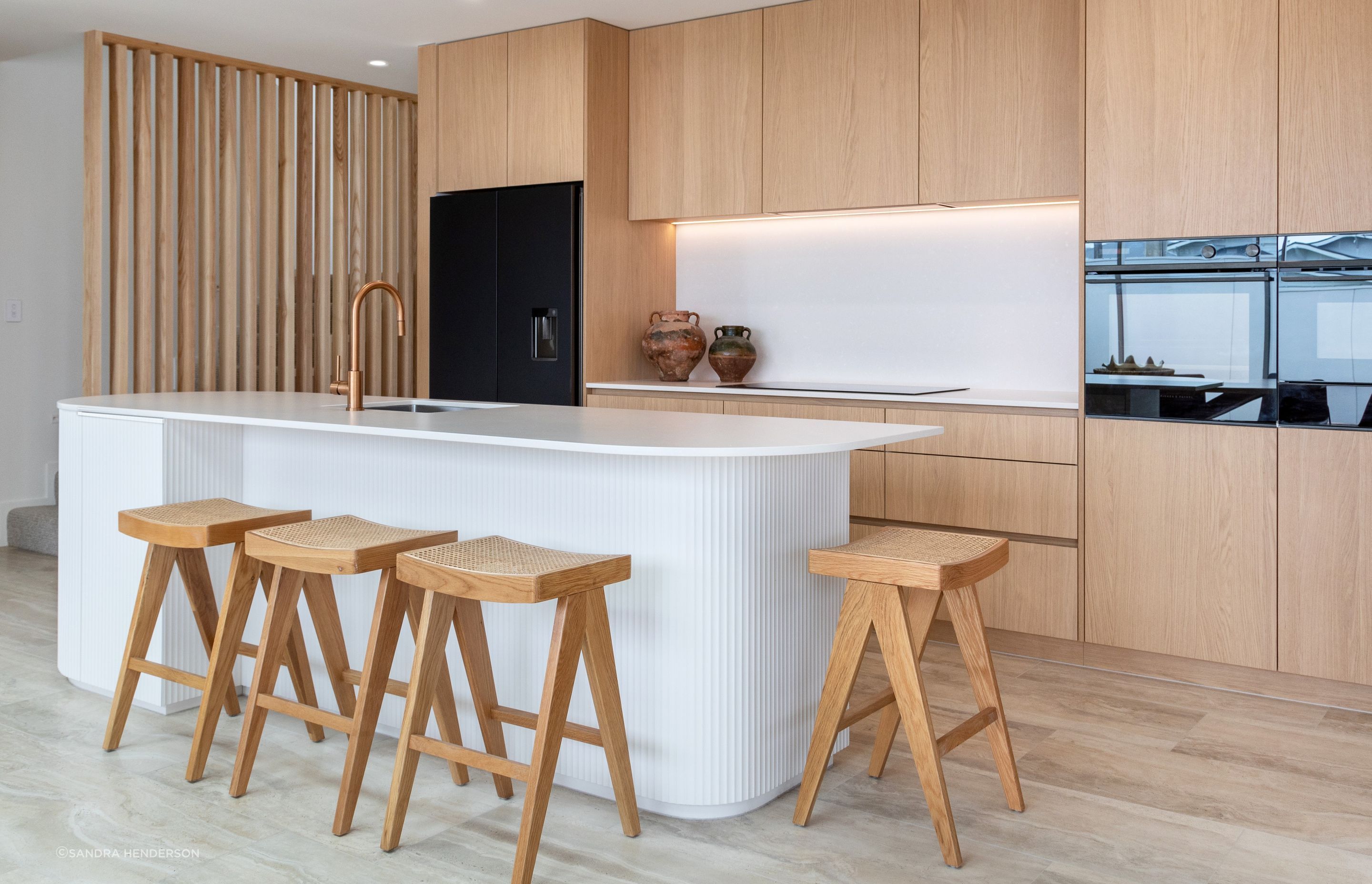 Techno-Veneer-Wave-Painted-MDF-Glen-Johns-Kitchens-142.jpg