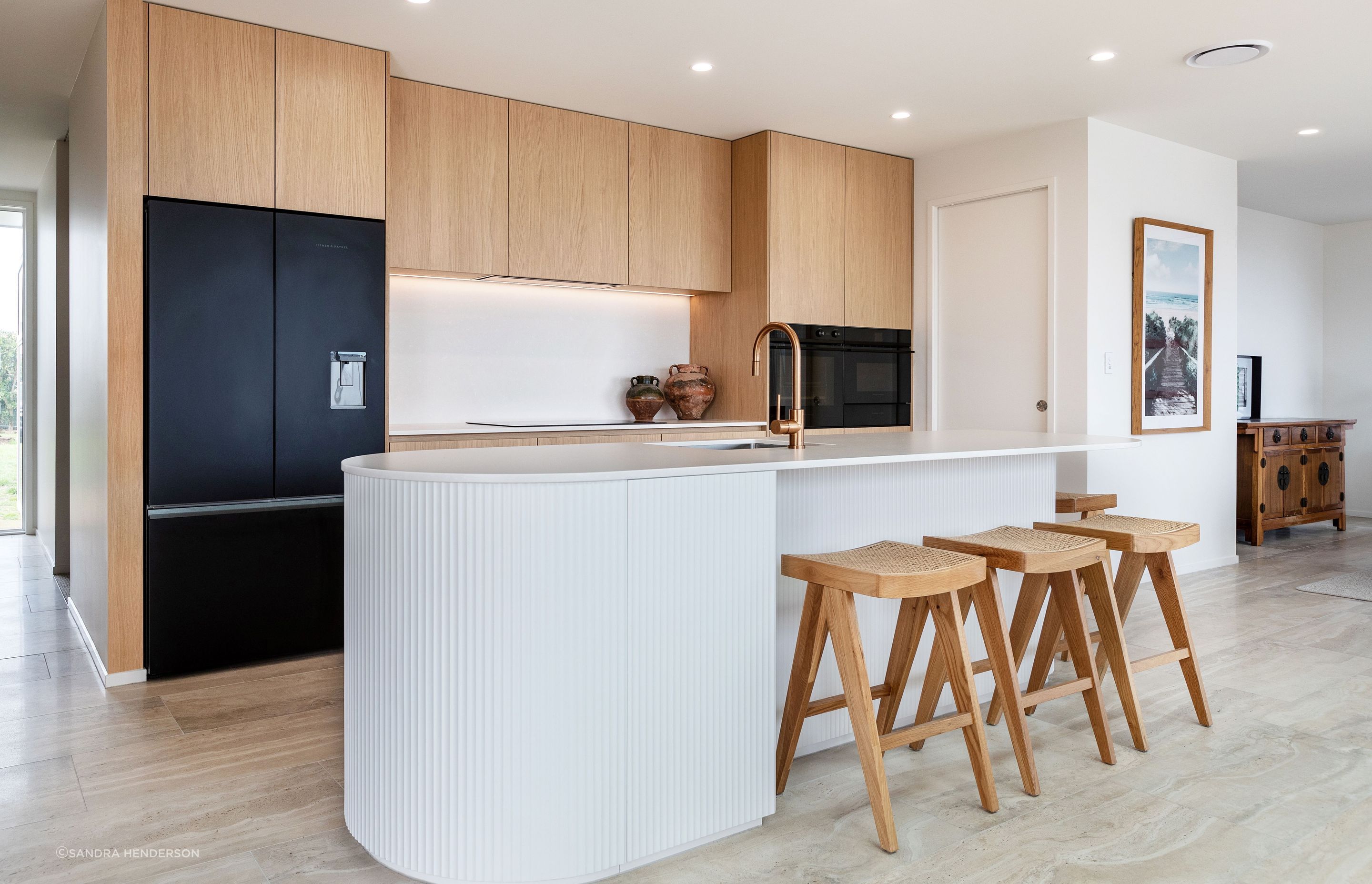Techno-Veneer-Wave-Painted-MDF-Glen-Johns-Kitchens-2.jpg