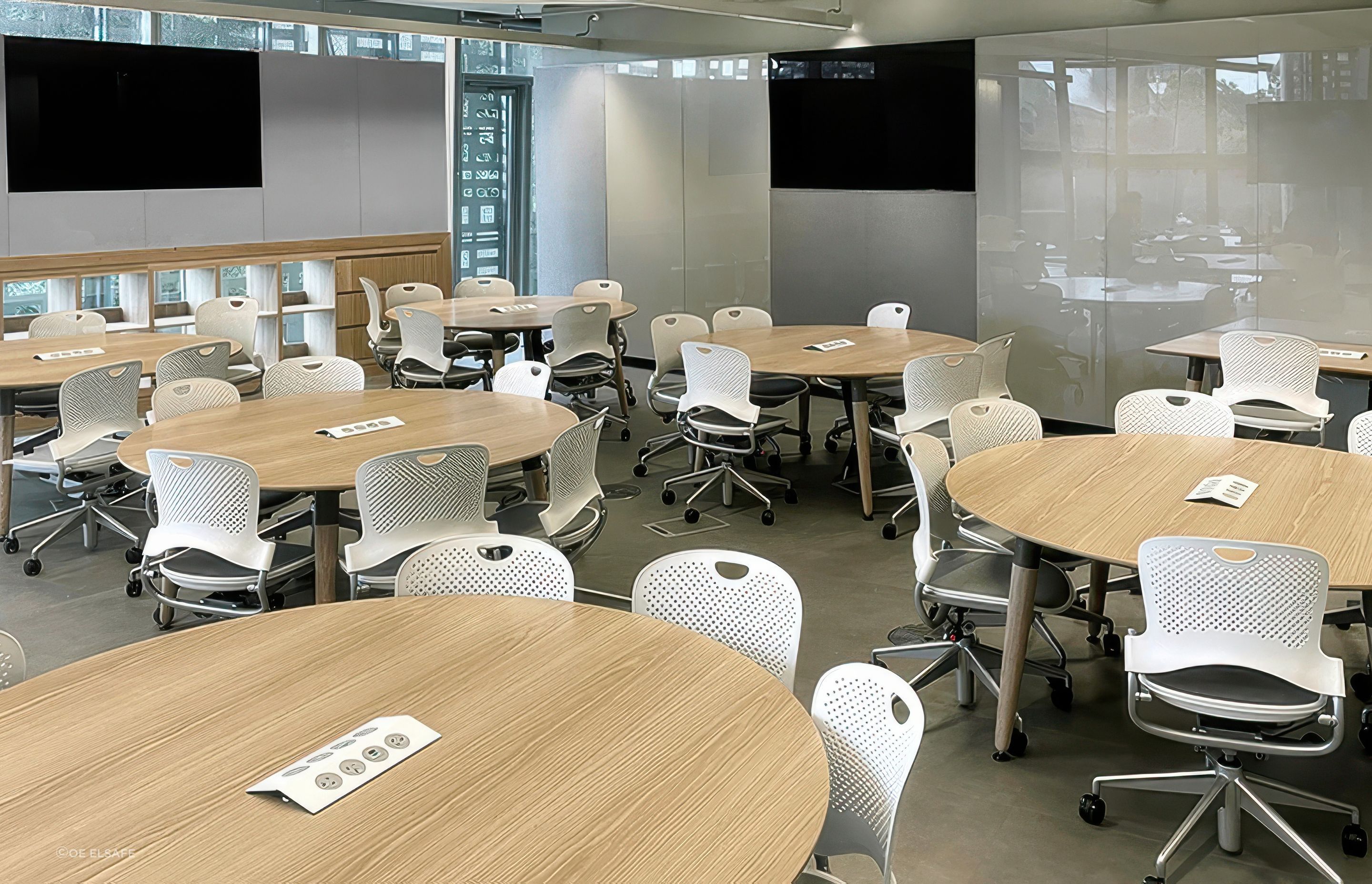 UTS-Collaboration-Tables-PEAK-gigapixel-standard-v2-4x.jpeg