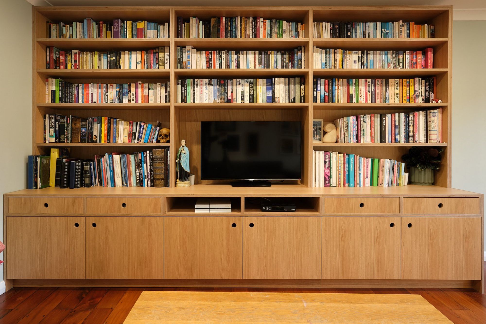 Bookcase in Island Bay