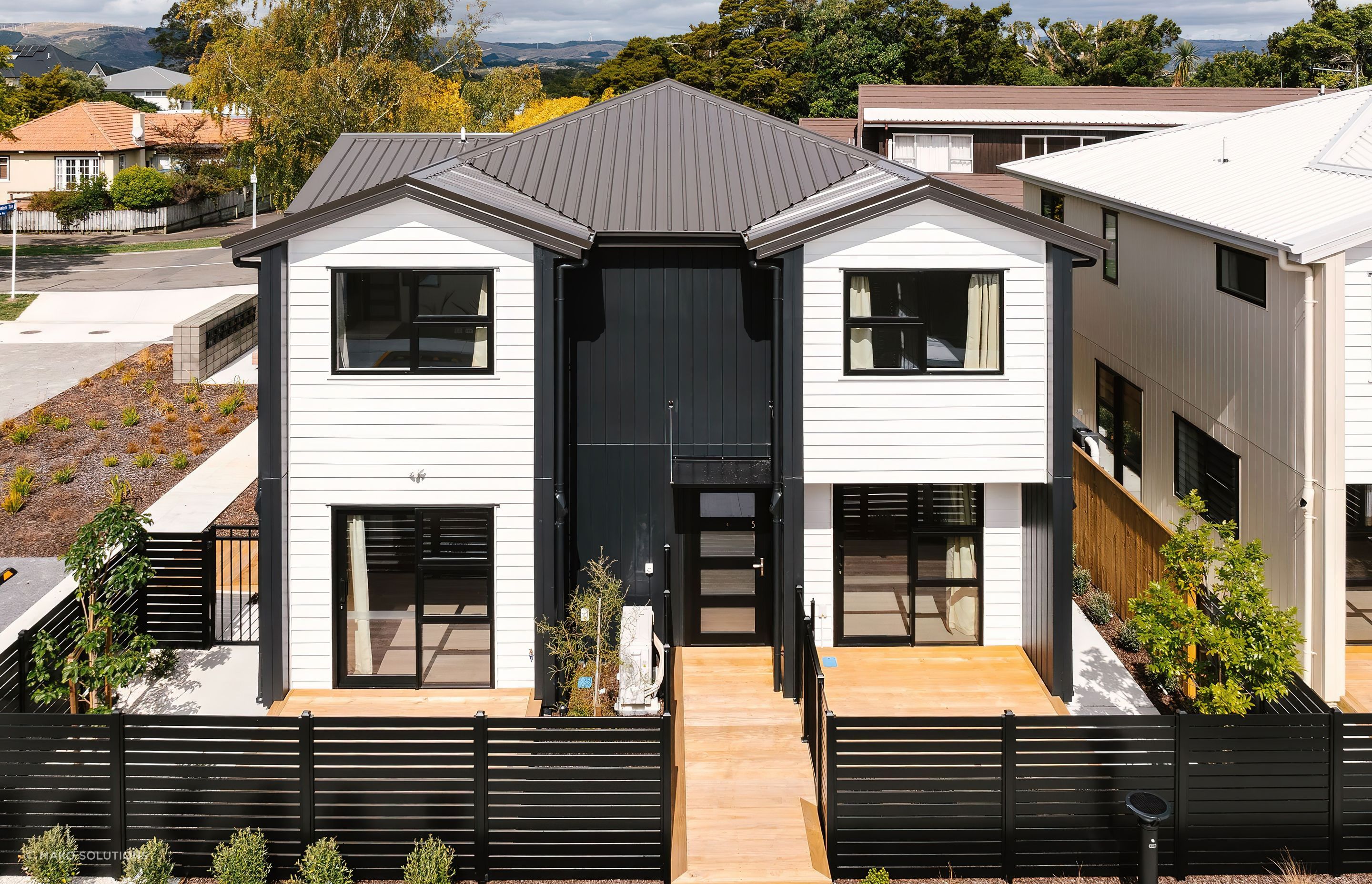 aluminium-premium-fencing-new-zealand-1.jpg