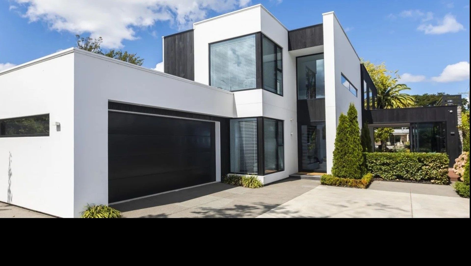 Fendelton Road, Chch banner