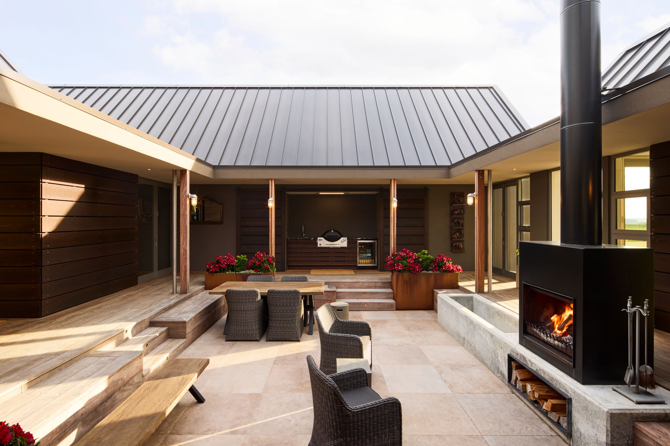 gibbons-architects-manawatu-courtyard-rural-home-exterior-01.jpg