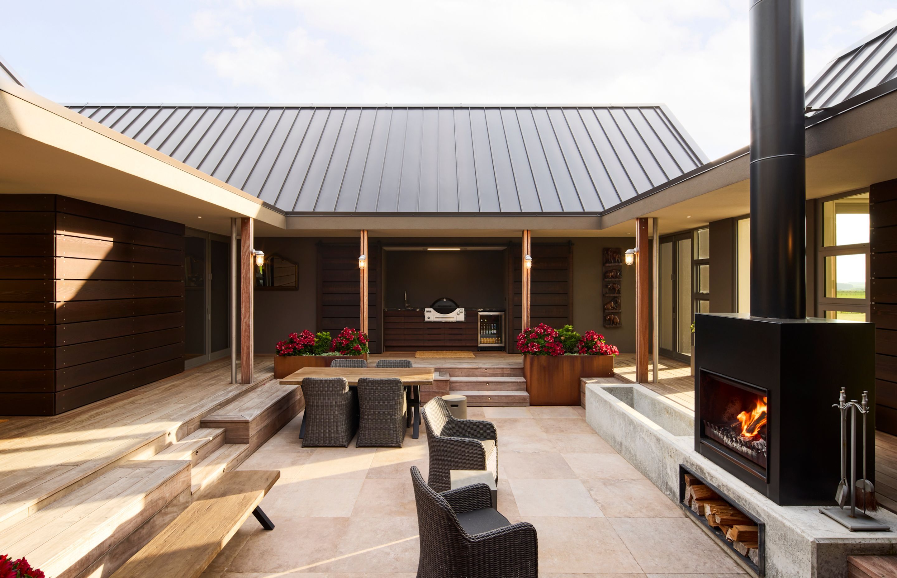 gibbons-architects-manawatu-courtyard-rural-home-exterior-01.jpg