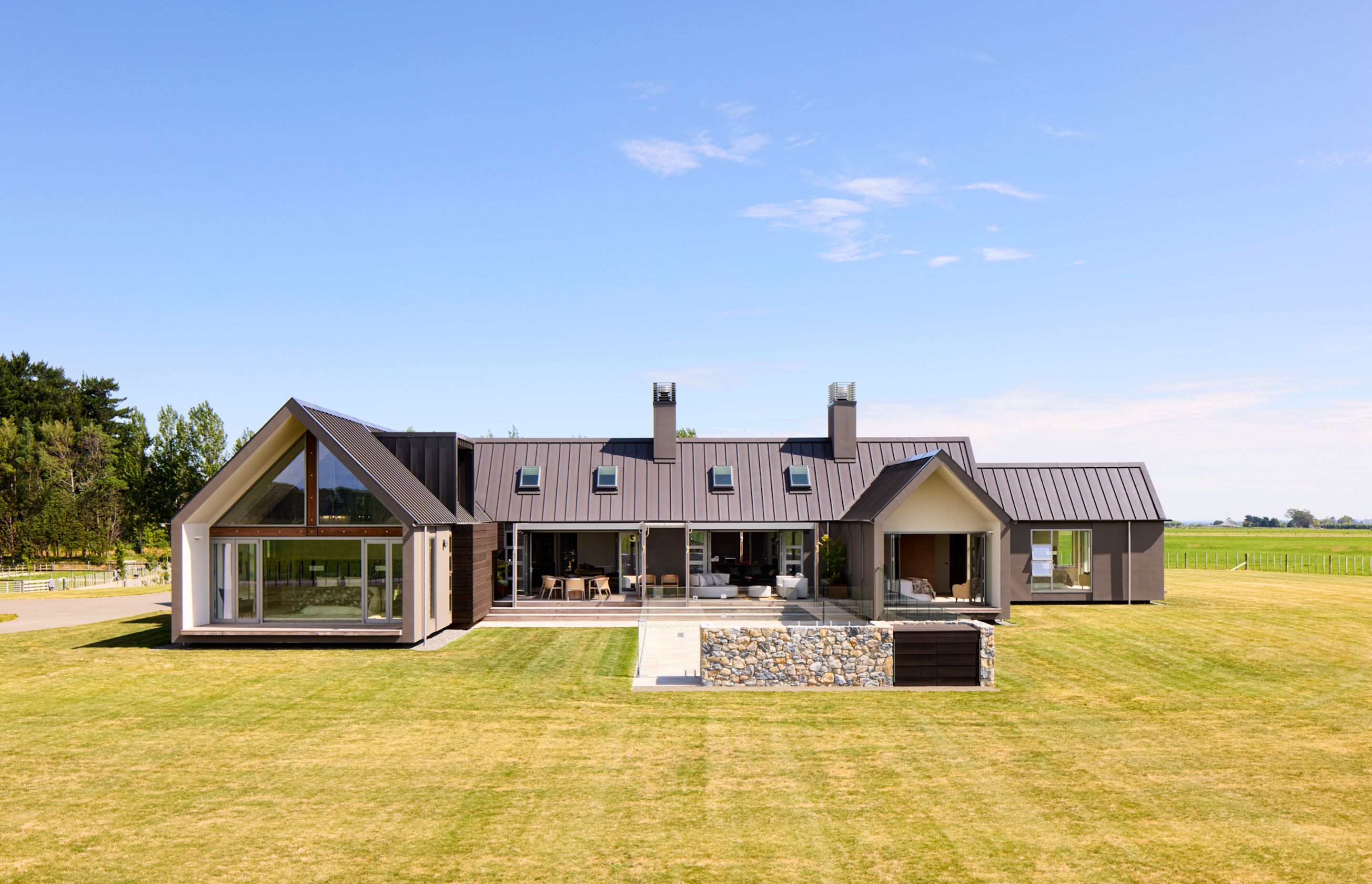 gibbons-architects-manawatu-gable-rural-home-exterior-05.jpg