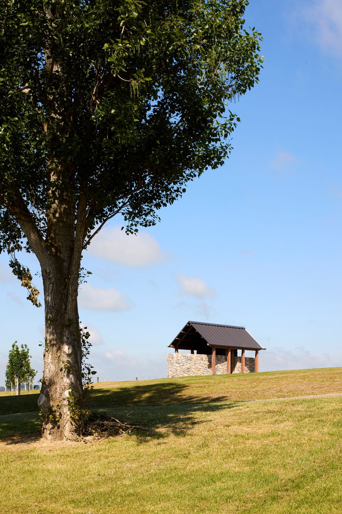 gibbons-architects-manawatu-stone-rural-toolshed-exterior-01.jpg