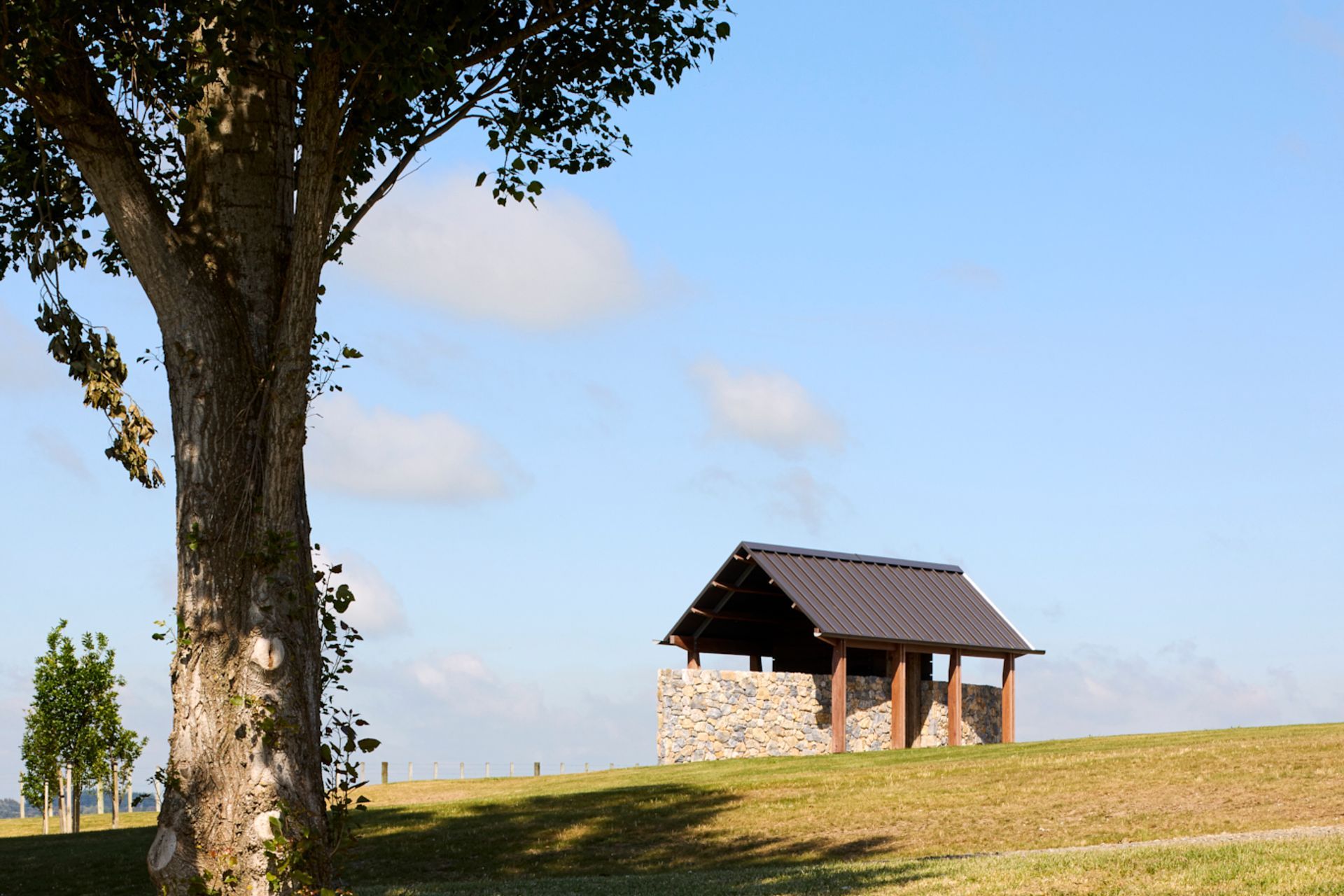 gibbons-architects-manawatu-stone-rural-toolshed-exterior-01.jpg