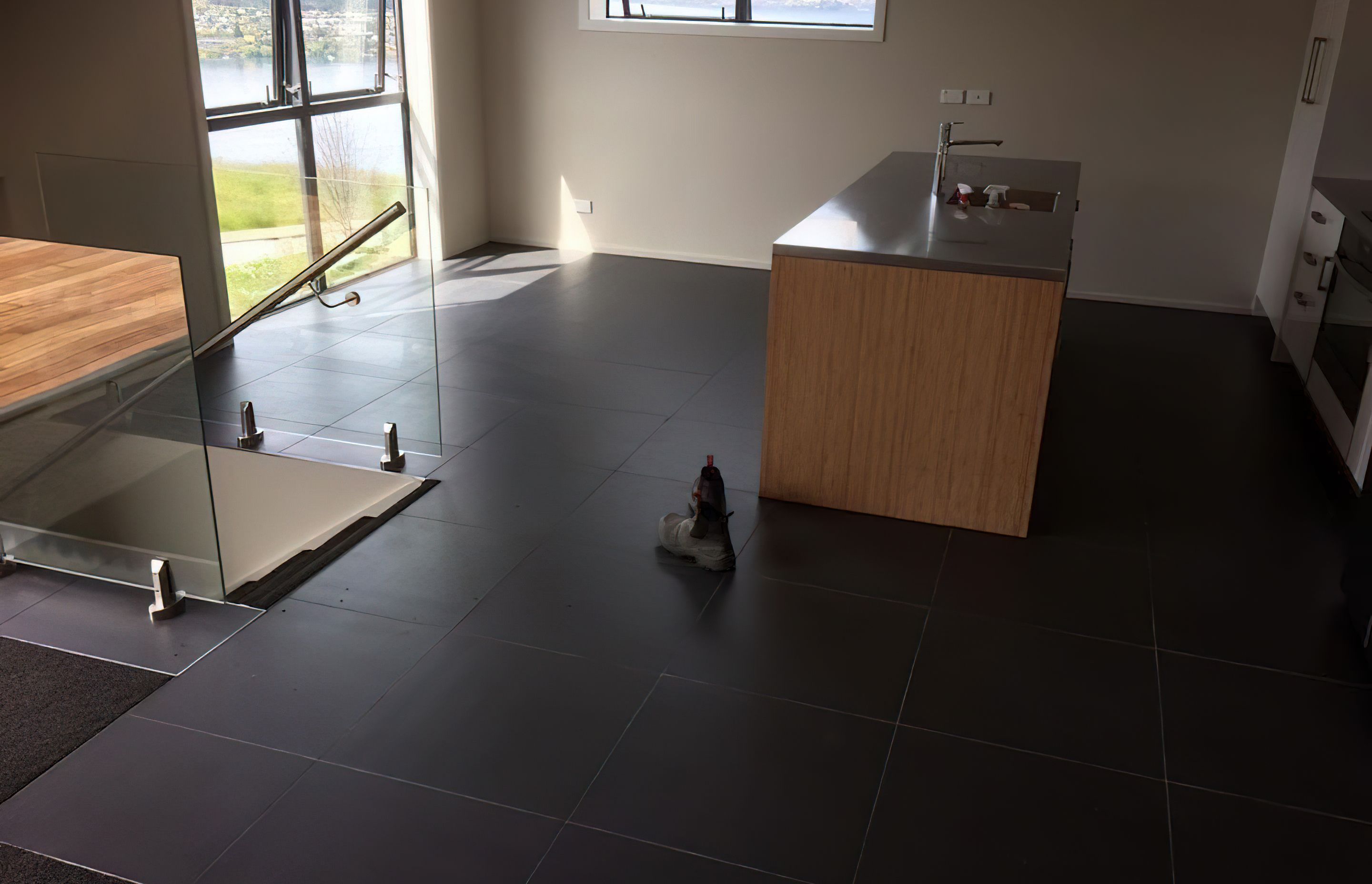 Kitchen black tiling
