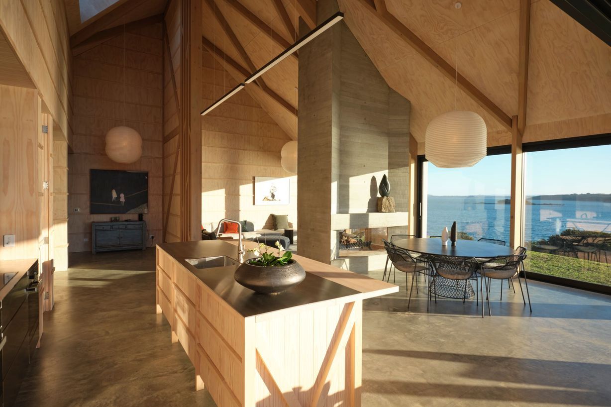 lrStevens-Lawson-ArchitectsMawhitiMain-living-spacePhoto-Mark-Smith.jpg