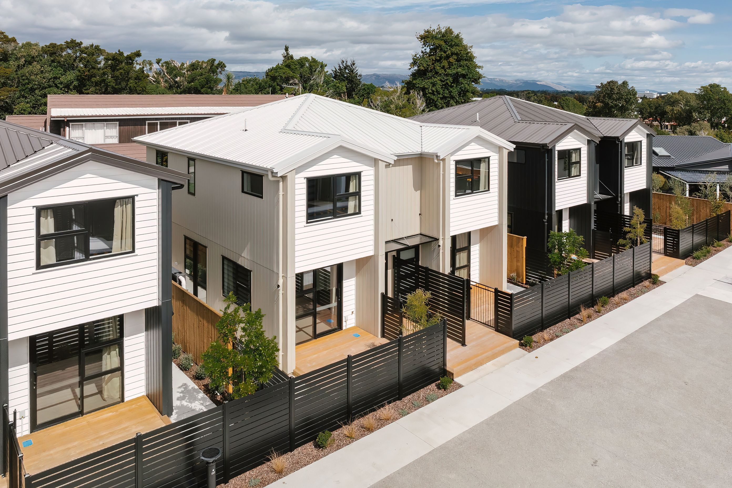 mako-solutions-aluminium-fences-palmerston-north-1.jpg
