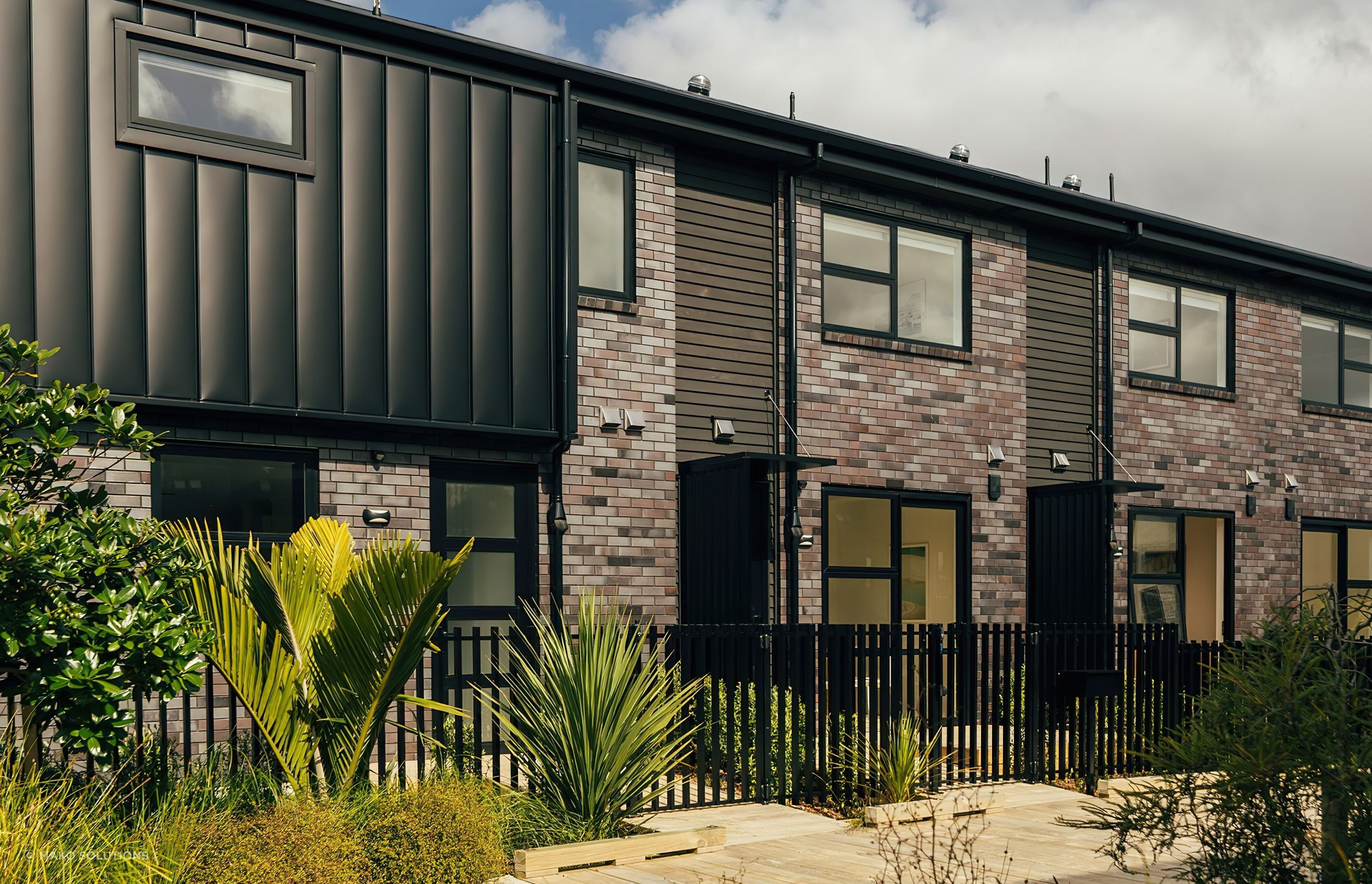 mako-solutions-aluminium-picket-fence-auckland-nz.jpeg