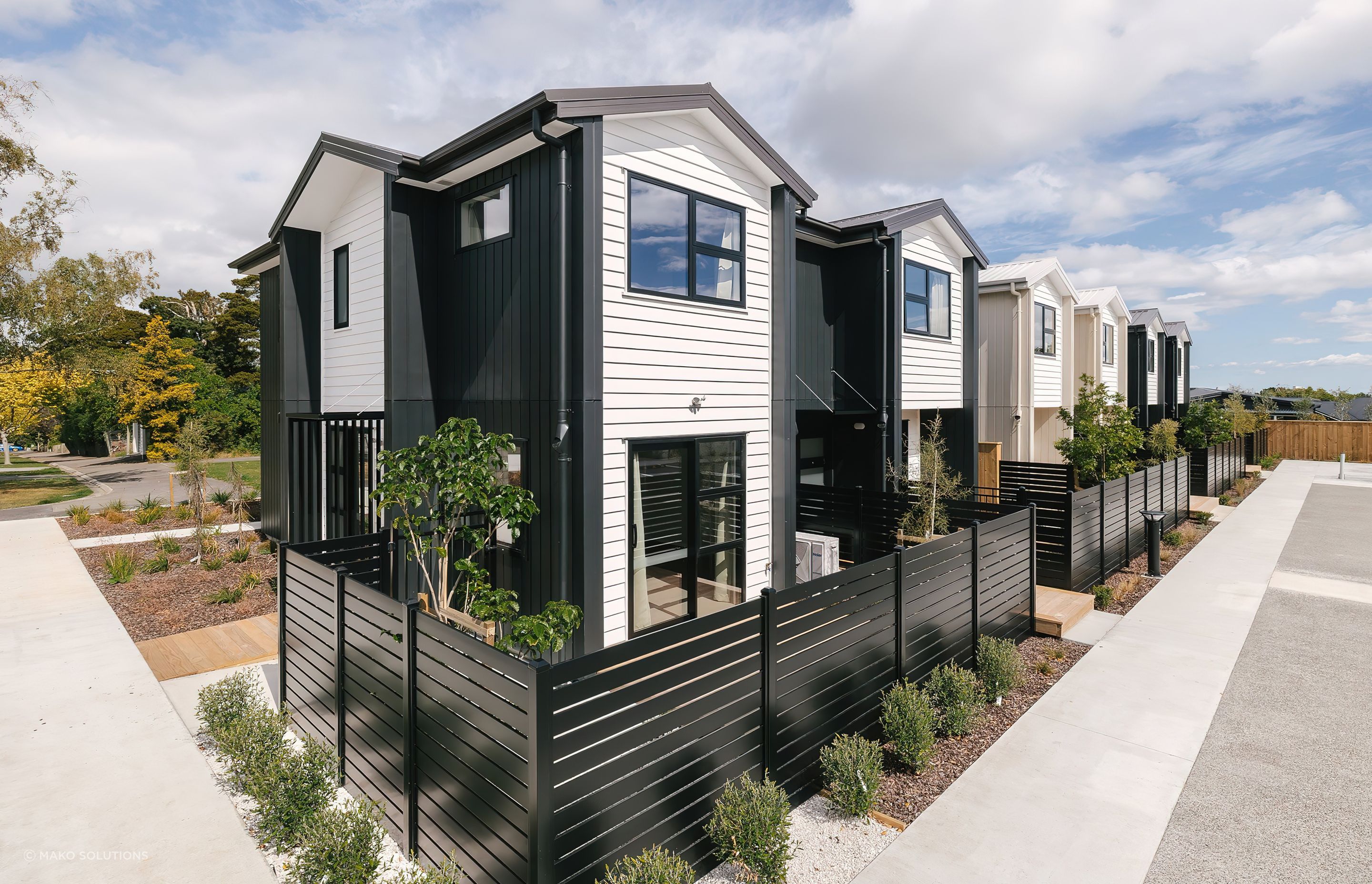 mako-solutions-aluminium-premium-fencing-new-zealand-1.jpg