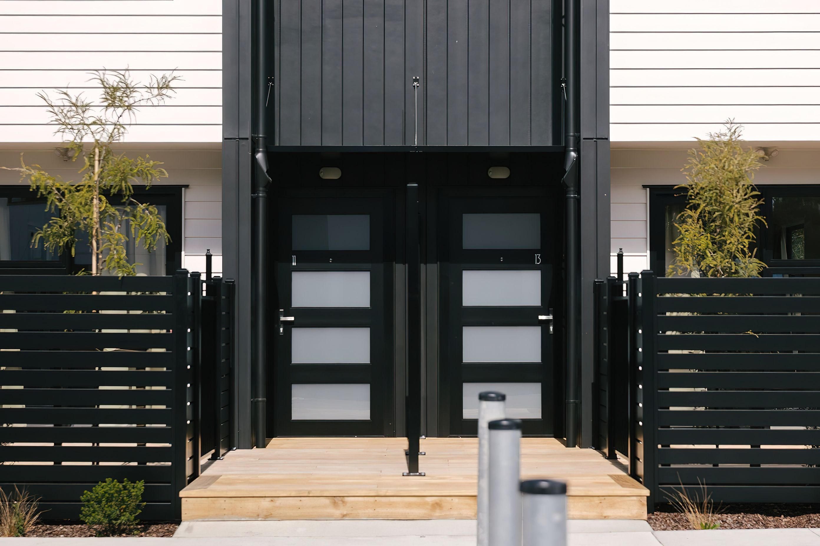 mako-solutions-auckland-townhouse-riverhead-fencing-1.jpg