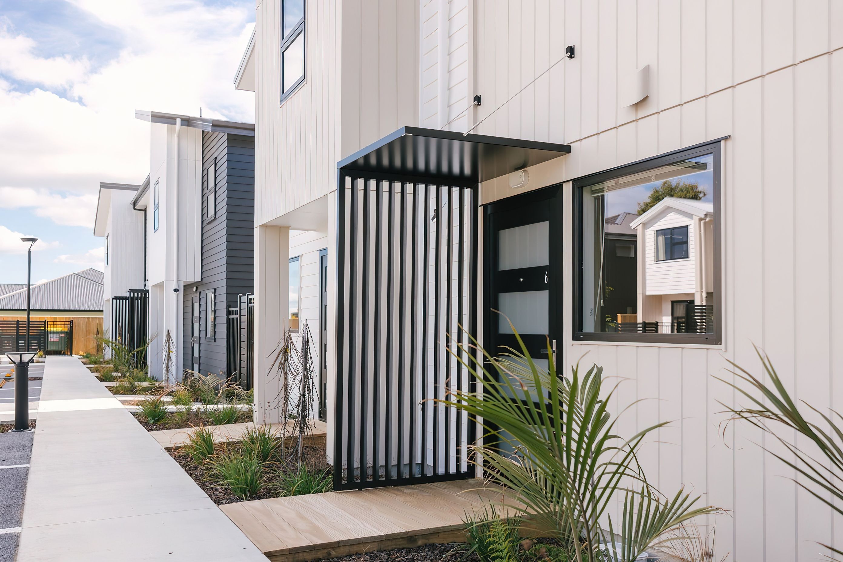 mako-solutions-north-auckland-townhouse-riverhead-fencing-1.jpg