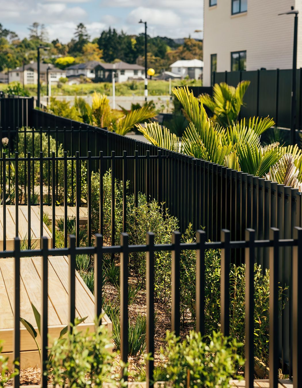 mako-solutions-townhouse-boundary-fence-auckland-nz.jpeg