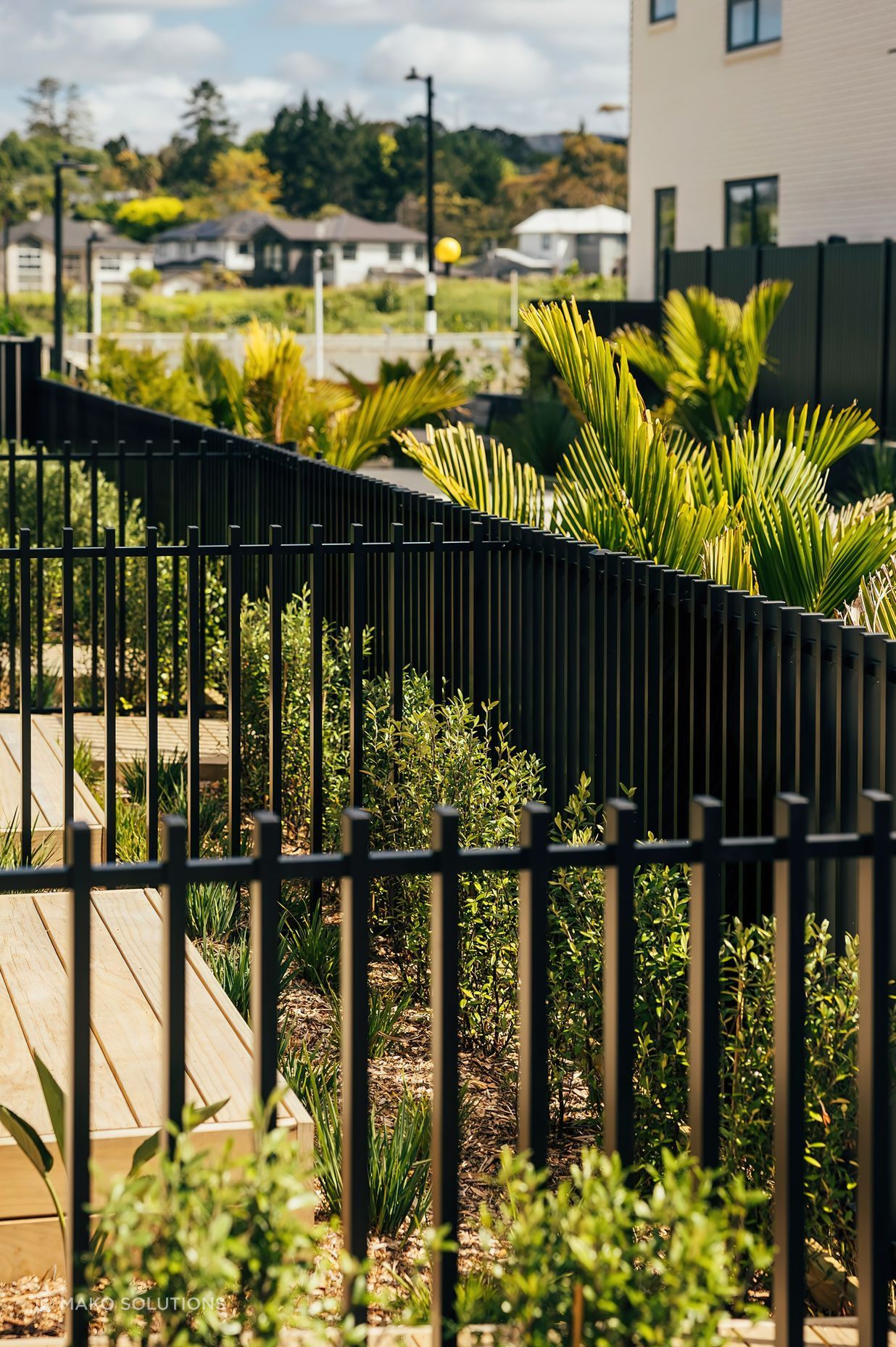 mako-solutions-townhouse-boundary-fence-auckland-nz.jpeg
