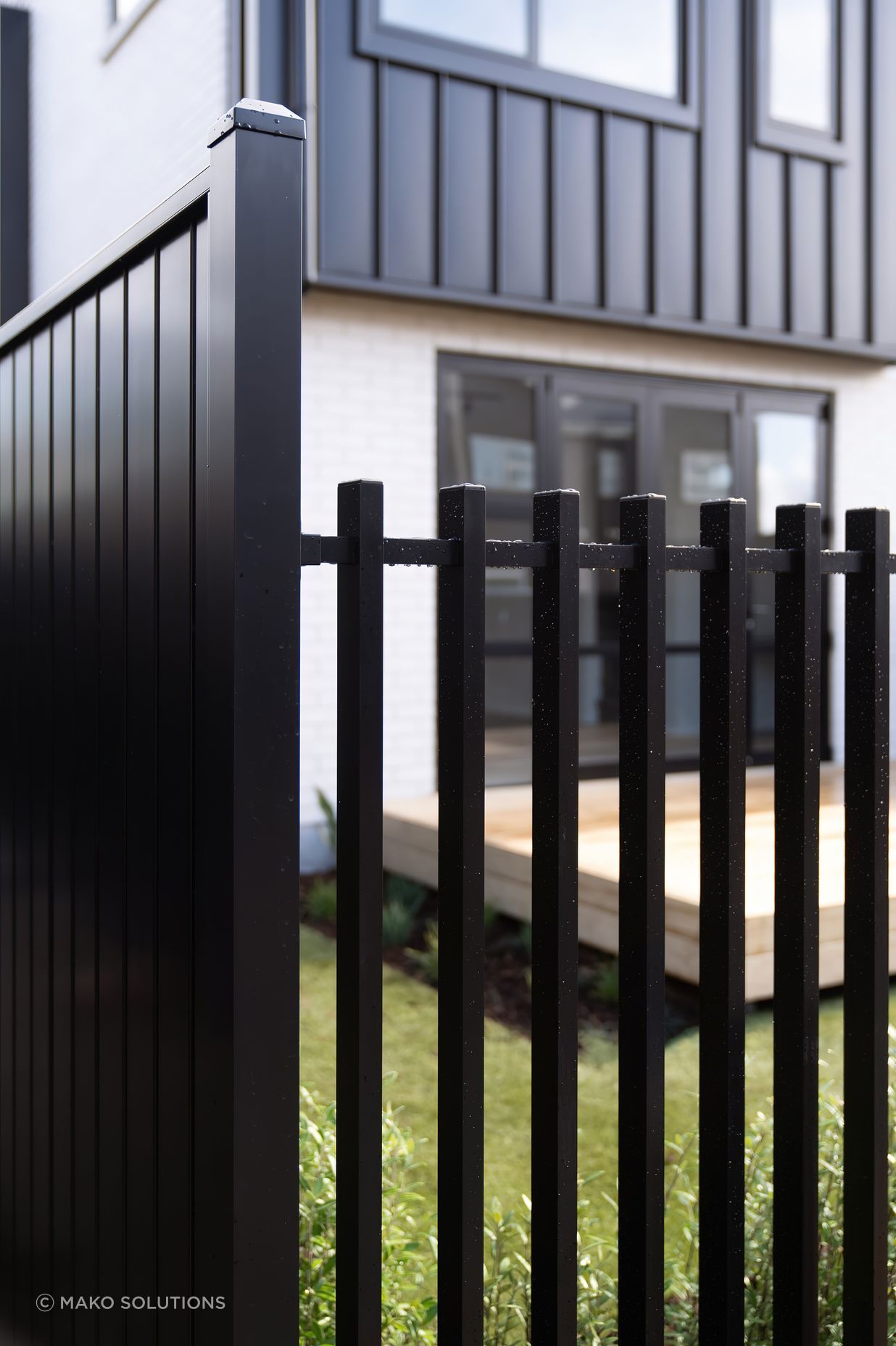 modern-aluminium-fencing-auckland-v2.jpeg