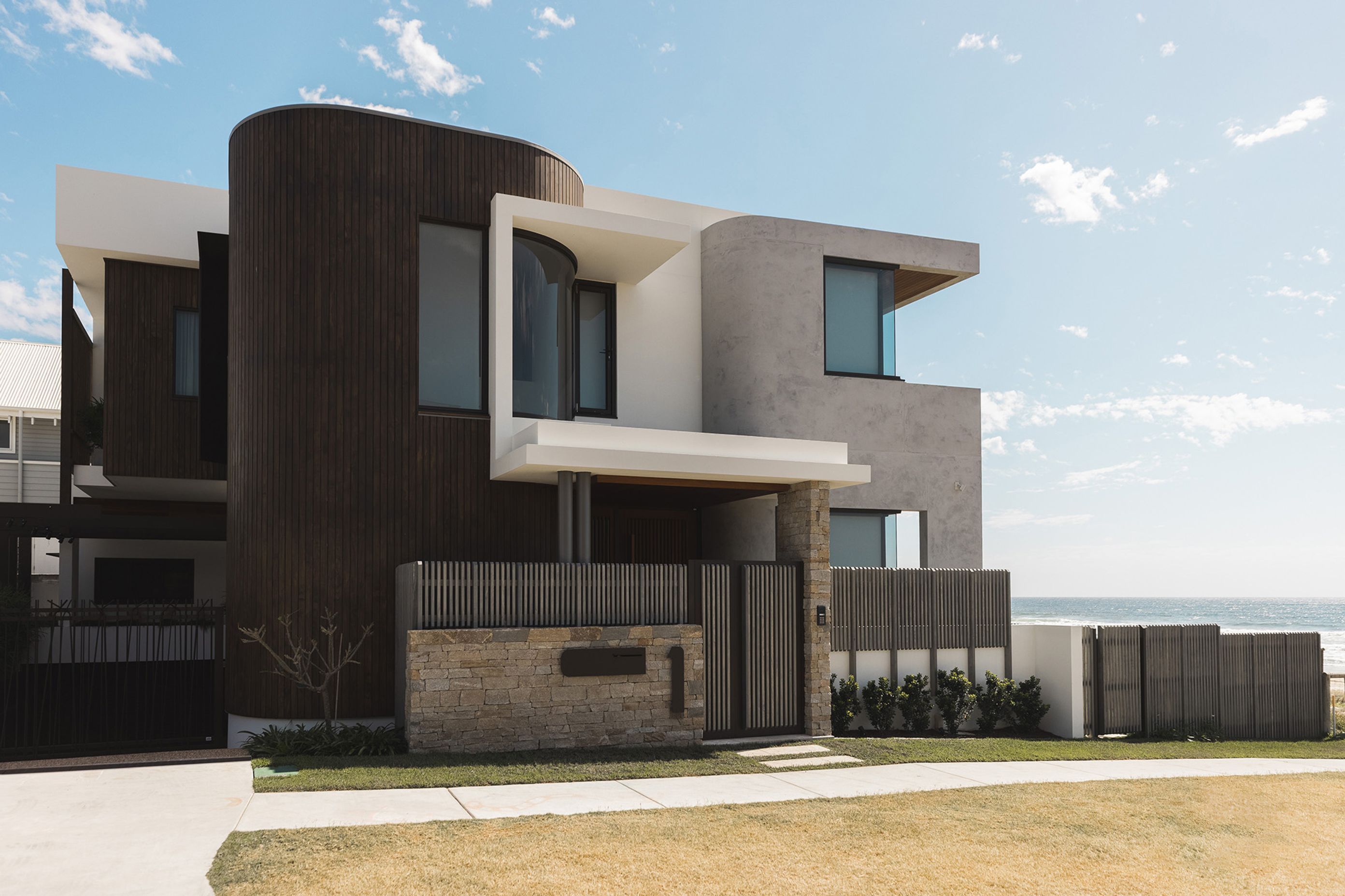 paradise-timbers-dbbuild-mermaid-beach-462-accoya-timber-1-v5.jpg