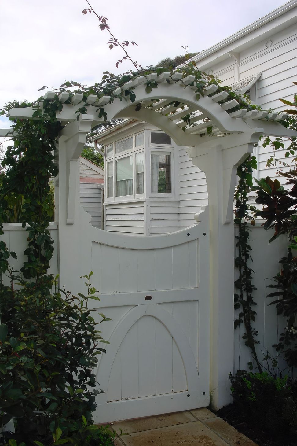 upCornwallArch2-fix-standard-scale-200x.jpg