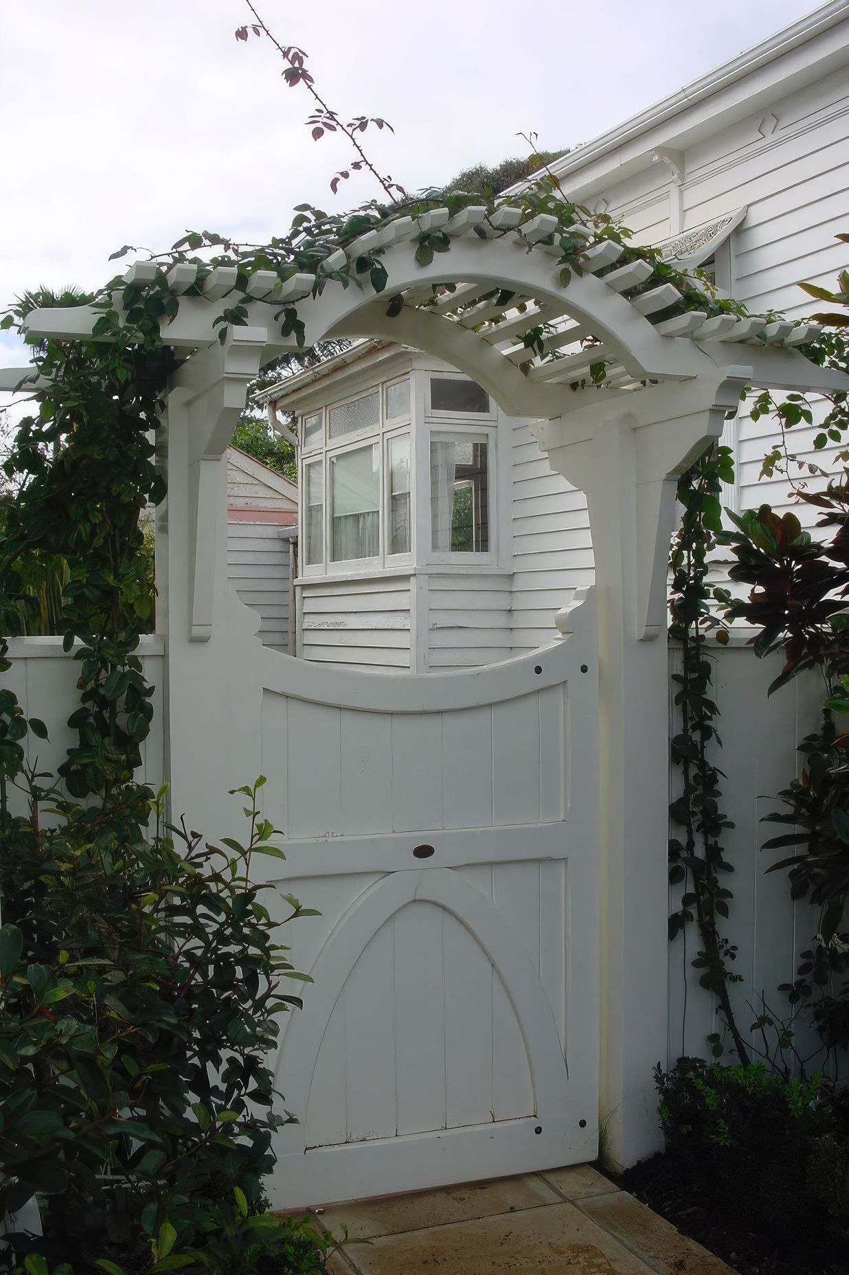 upCornwallArch2-fix-standard-scale-200x.jpg
