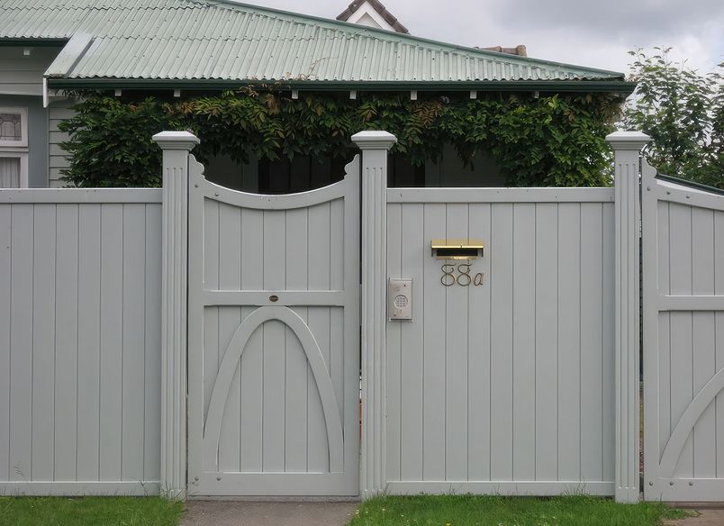 Victoria | Traditional Style Gates