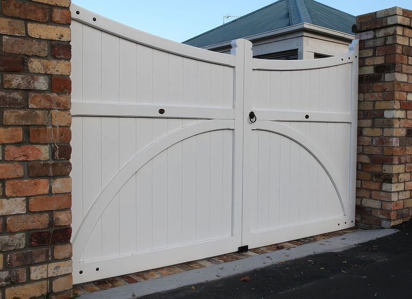 Victoria | Traditional Style Gates