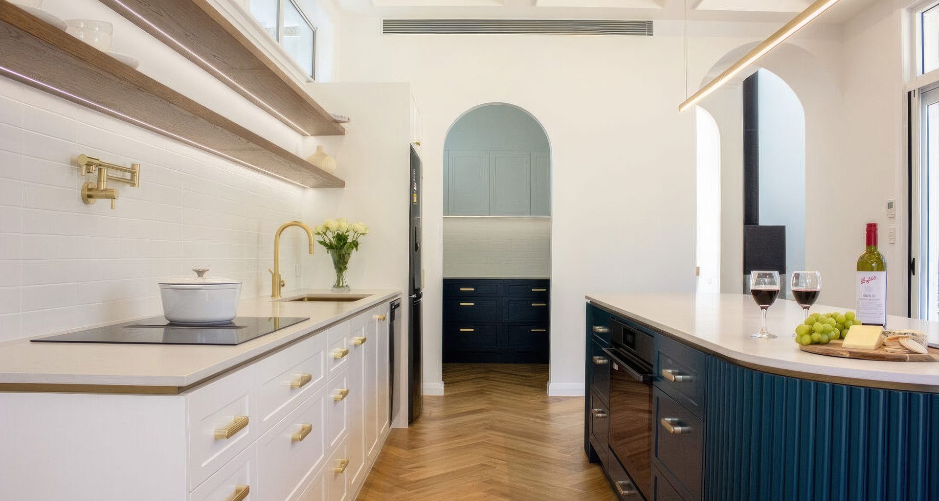 Curved Reeded Kitchen - Warrawee banner