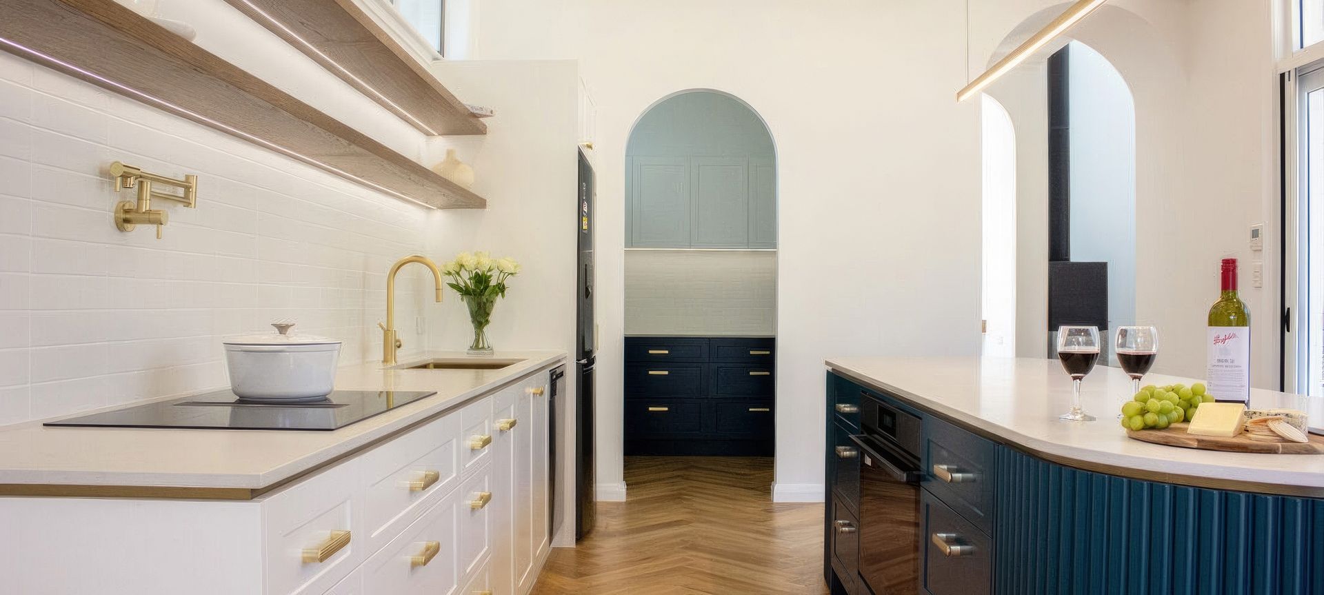 Curved Reeded Kitchen - Warrawee banner