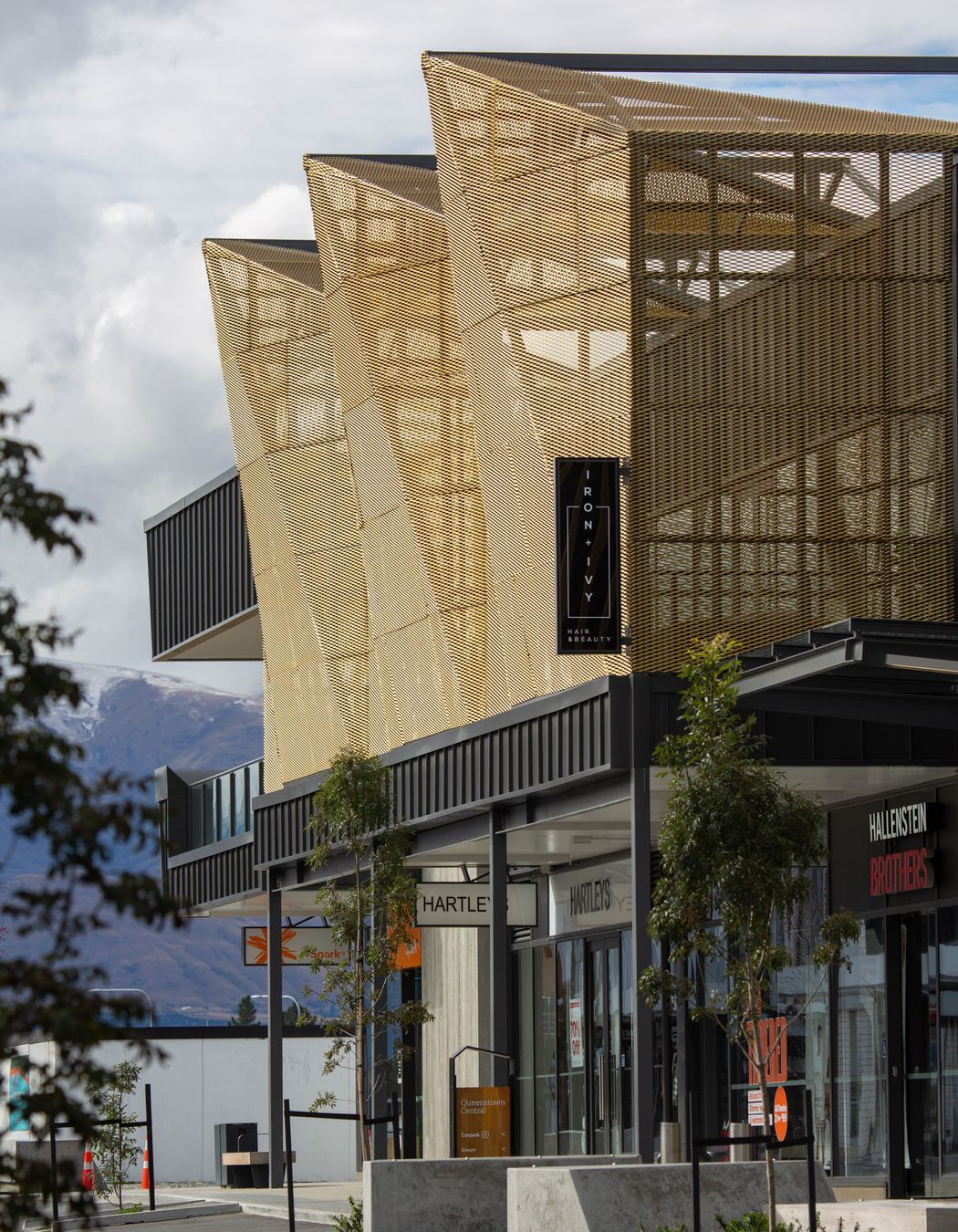 Queenstown Central Shopping Center