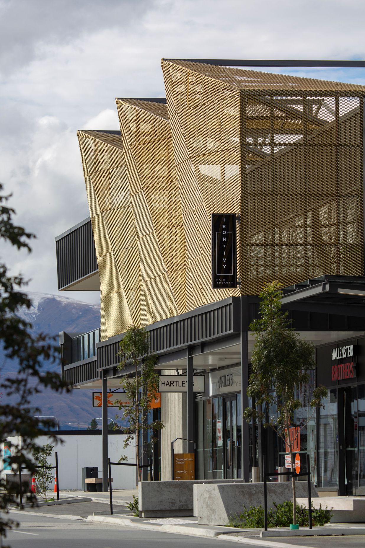Queenstown Central Shopping Center