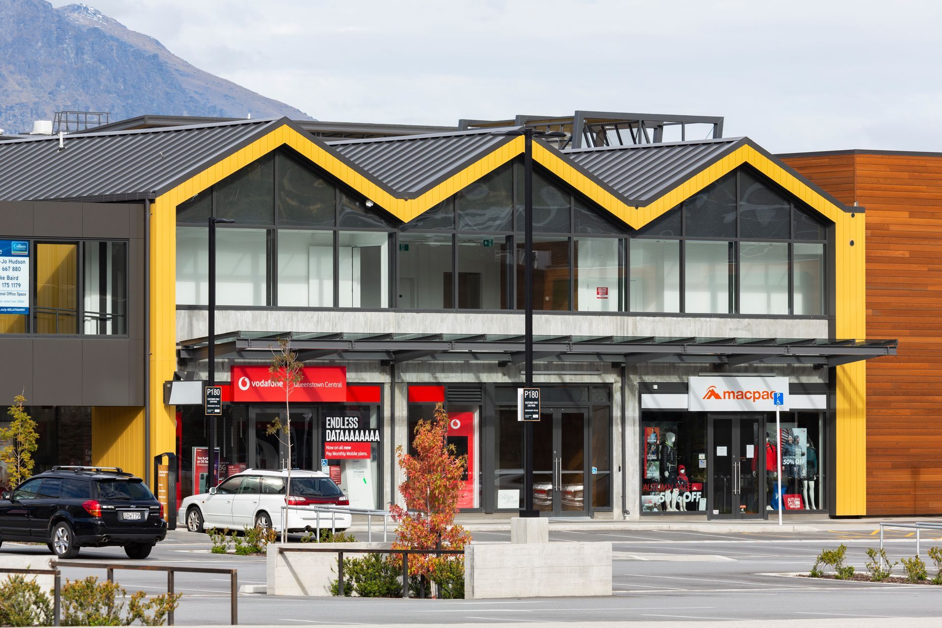 Queenstown Central Shopping Center