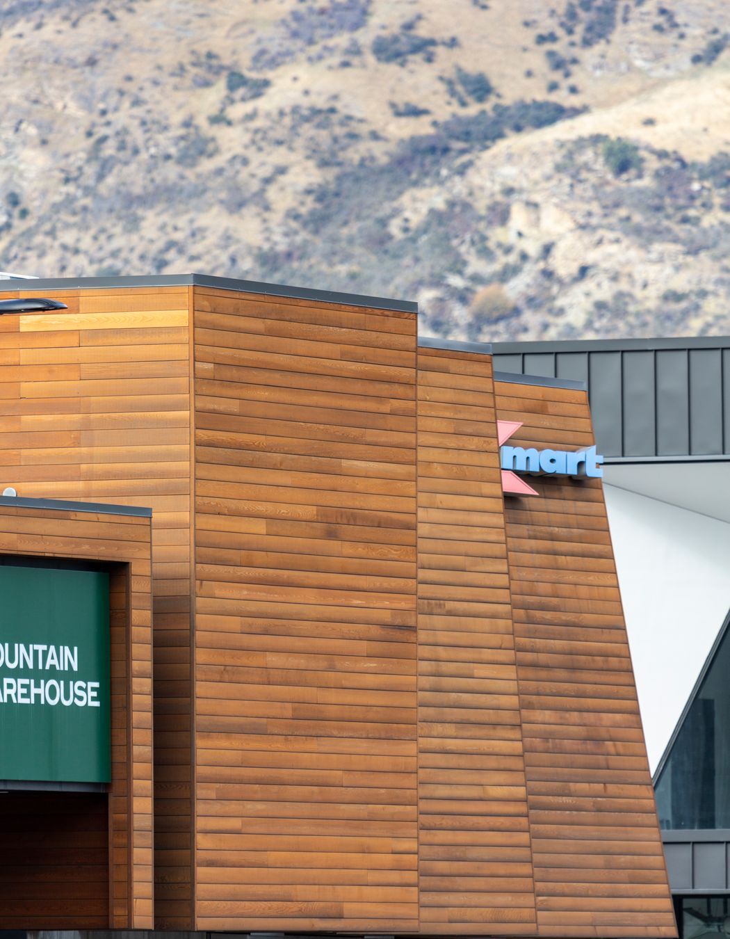 Queenstown Central Shopping Center