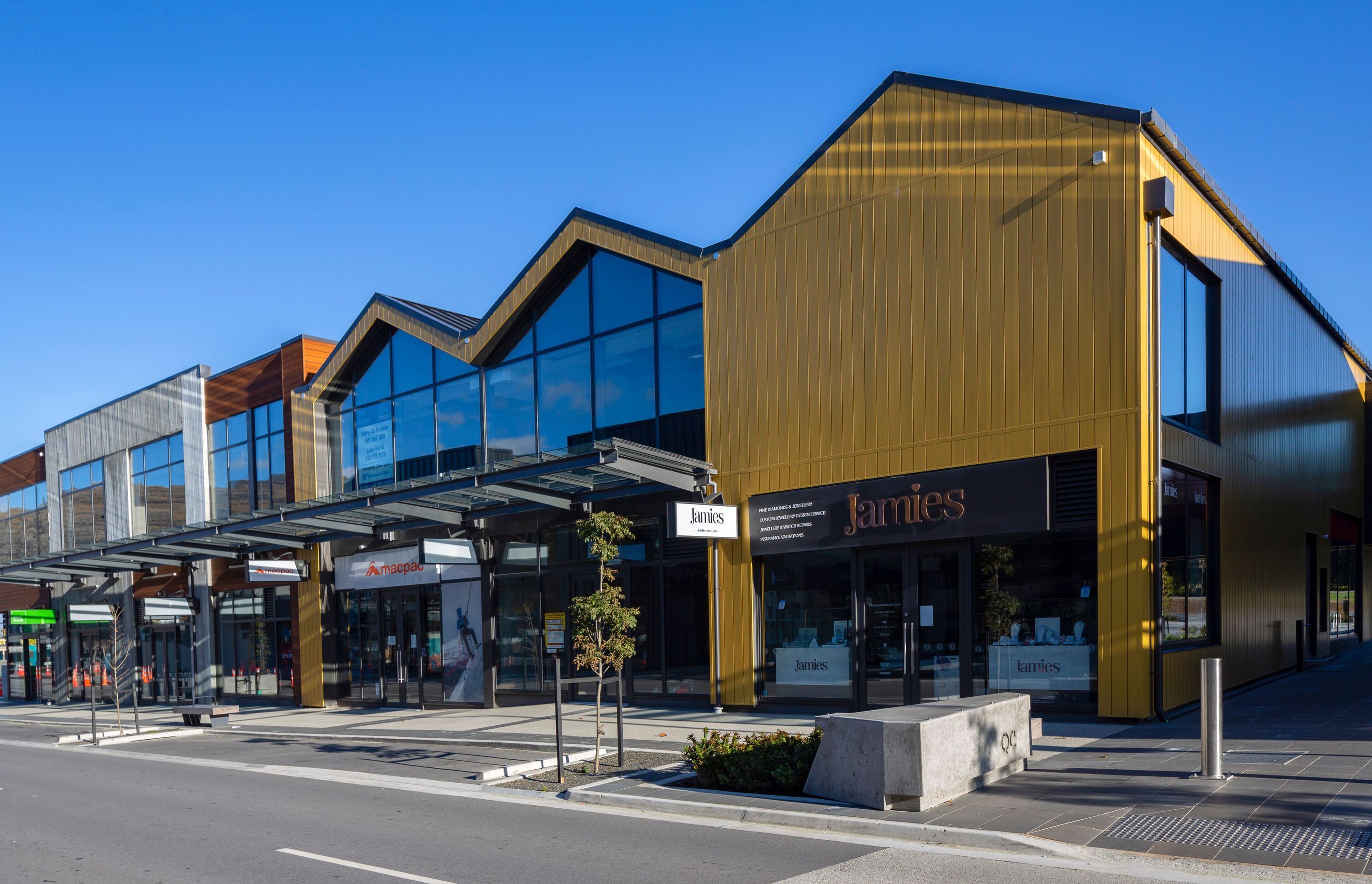 Queenstown Central Shopping Center