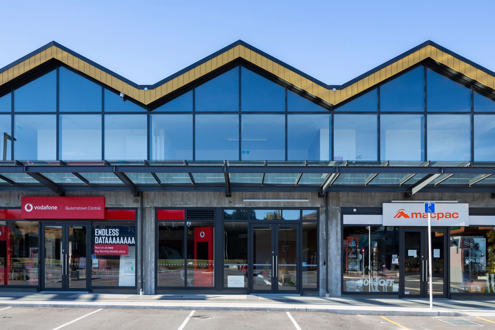 Queenstown Central Shopping Center
