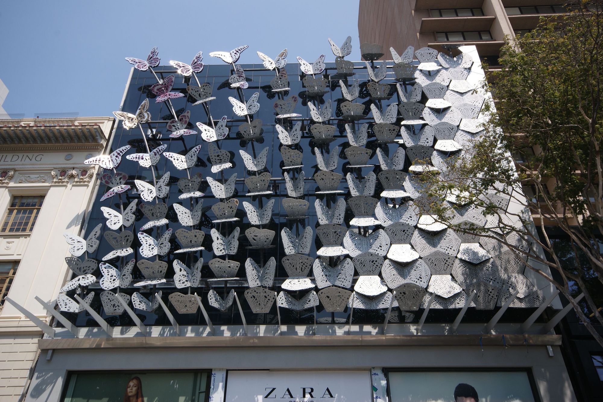 ^^155 Queen St Mall
