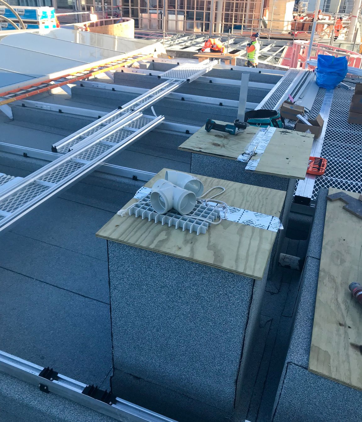 Installation of DuO Membrane to Plant Deck